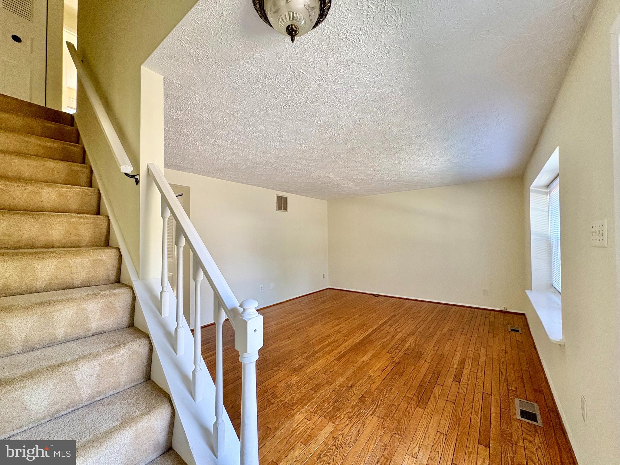 NEWINGTON FOREST - Residential Lease