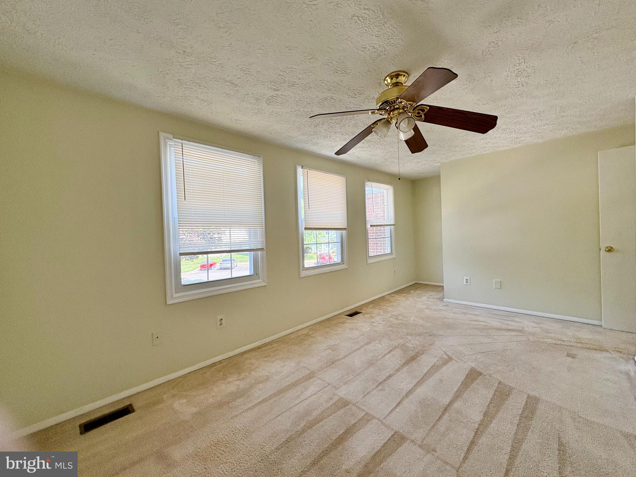 NEWINGTON FOREST - Residential Lease