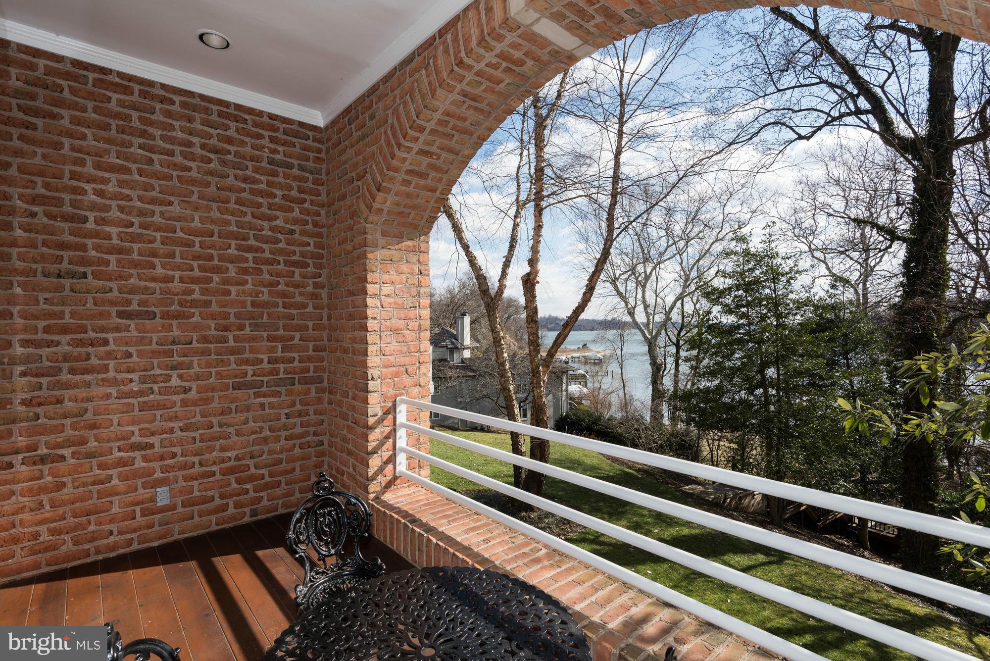 THE DOWNS - Residential