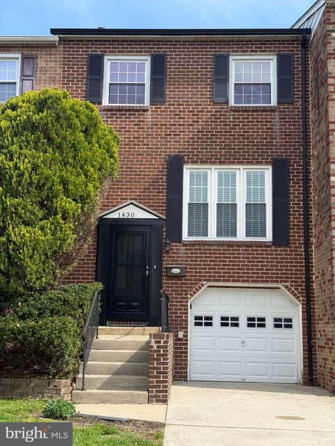 Townhouse For Sale - 1430 S Collins Court<br/> BLACKWOOD, NJ 08012