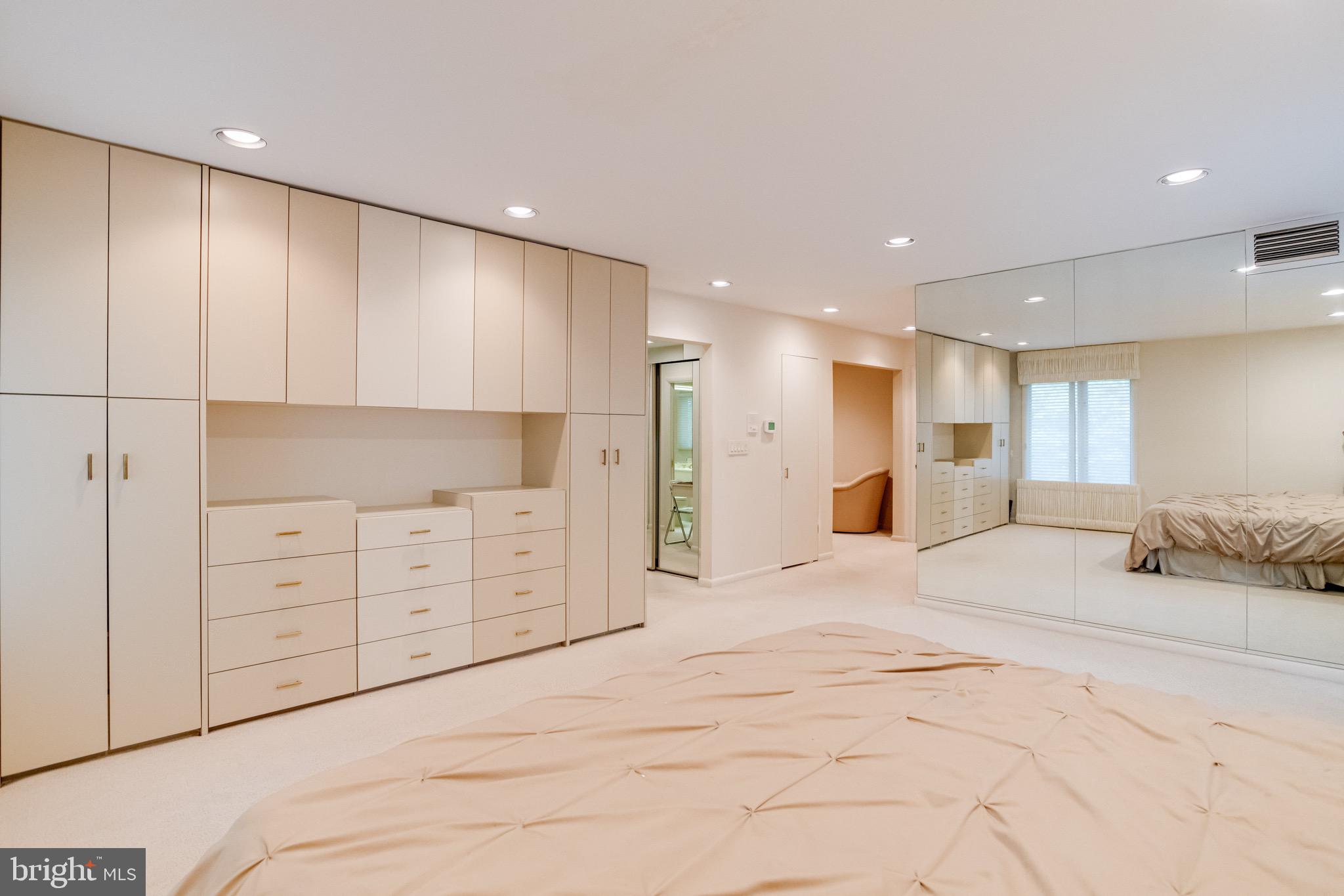 VELVET RIDGE - Residential