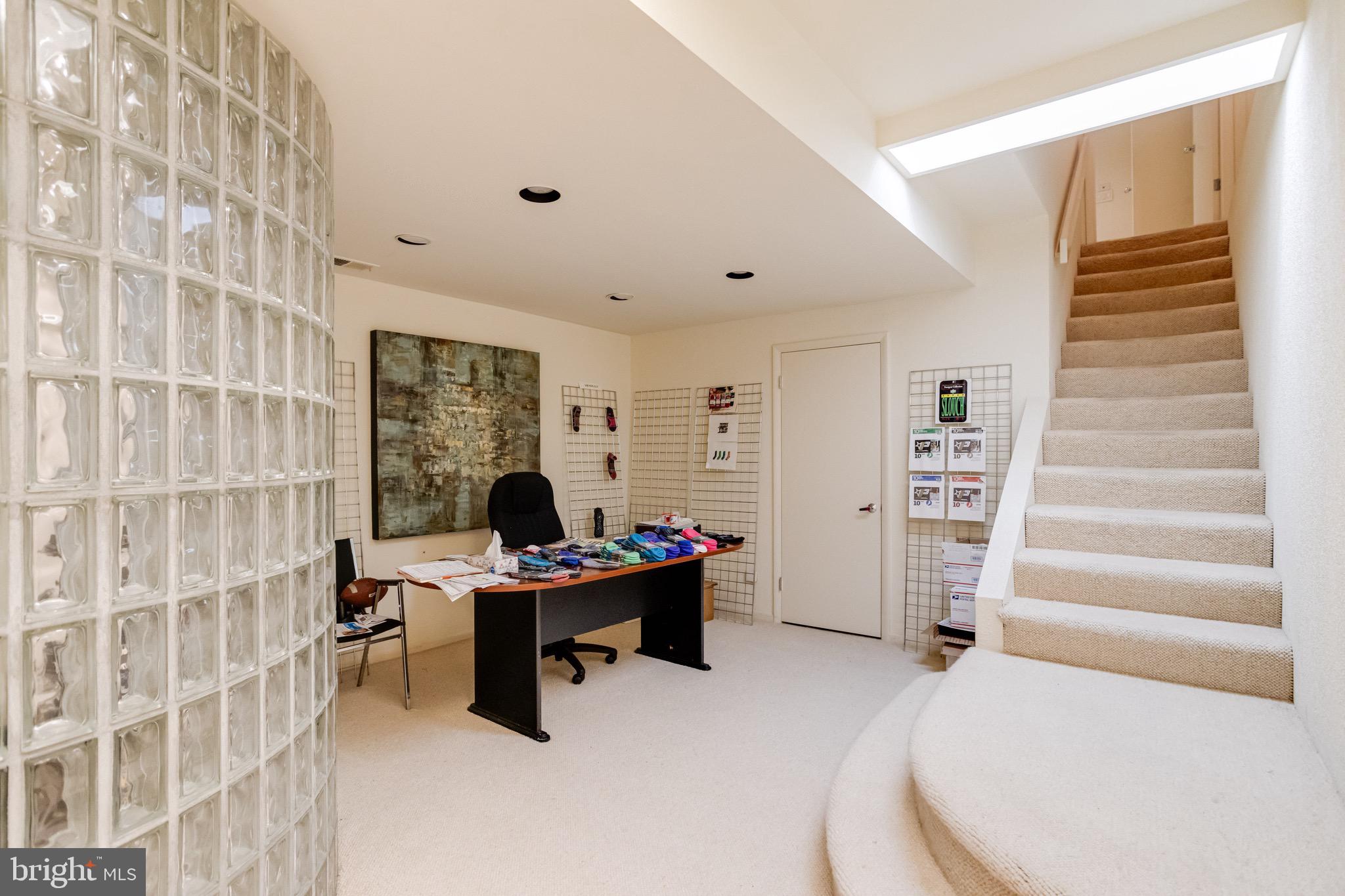 VELVET RIDGE - Residential