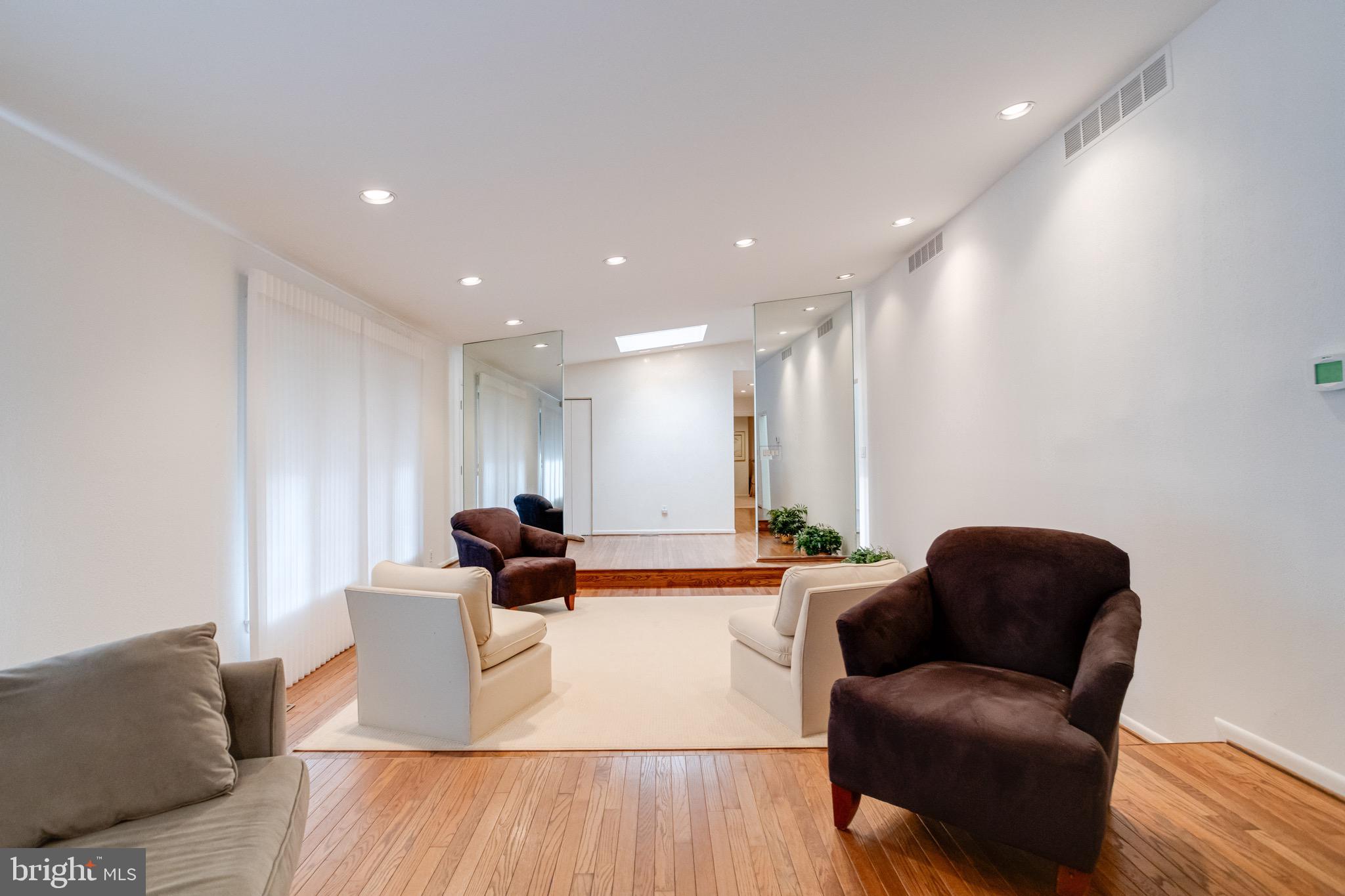 VELVET RIDGE - Residential