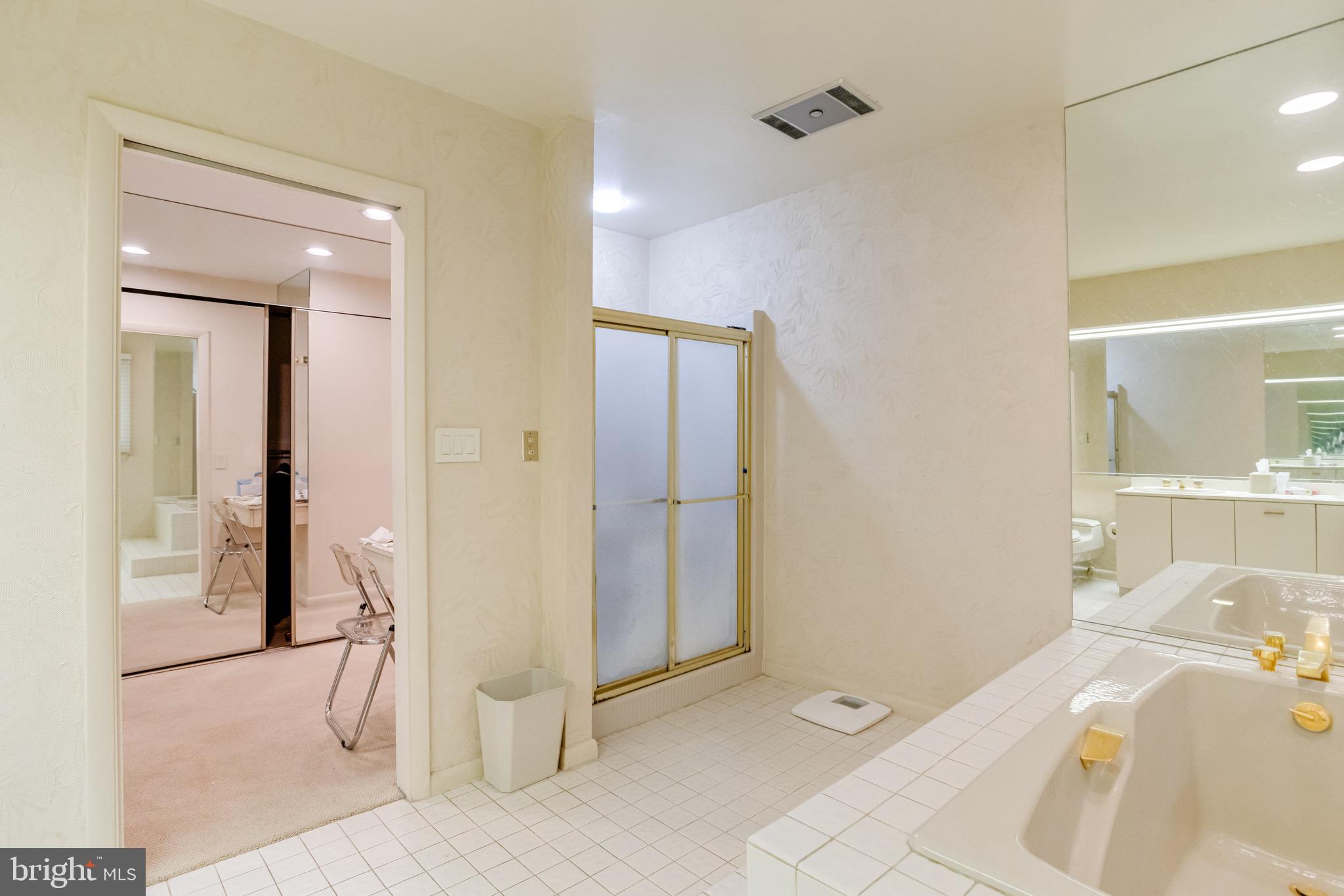 VELVET RIDGE - Residential