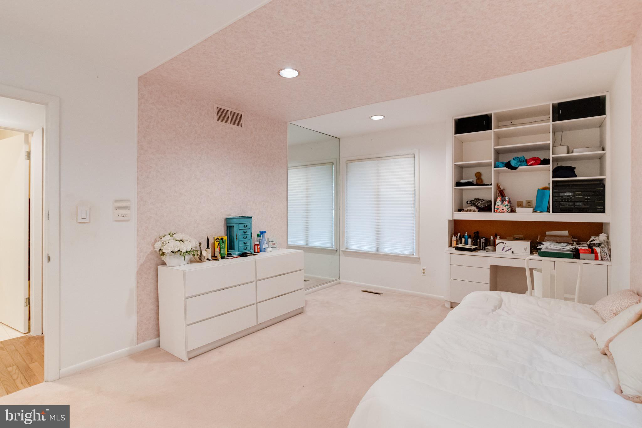 VELVET RIDGE - Residential