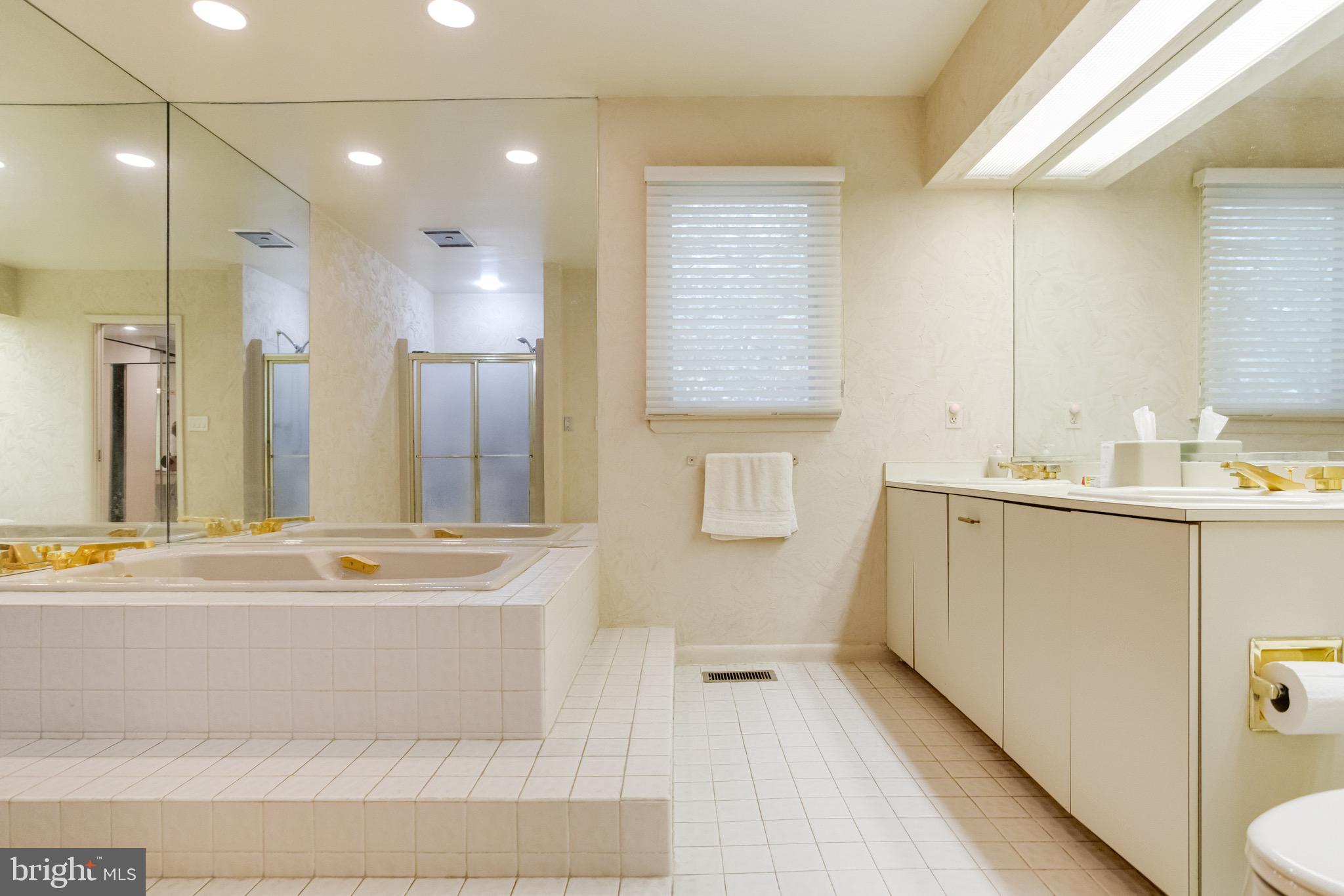 VELVET RIDGE - Residential