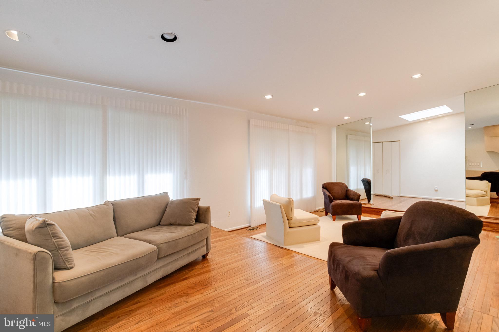 VELVET RIDGE - Residential