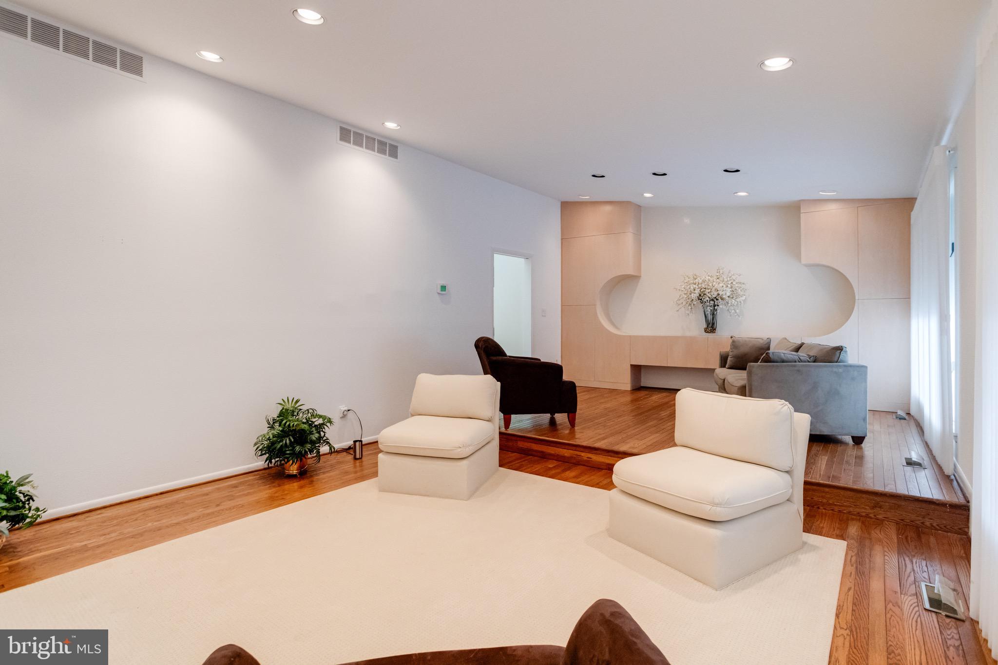 VELVET RIDGE - Residential