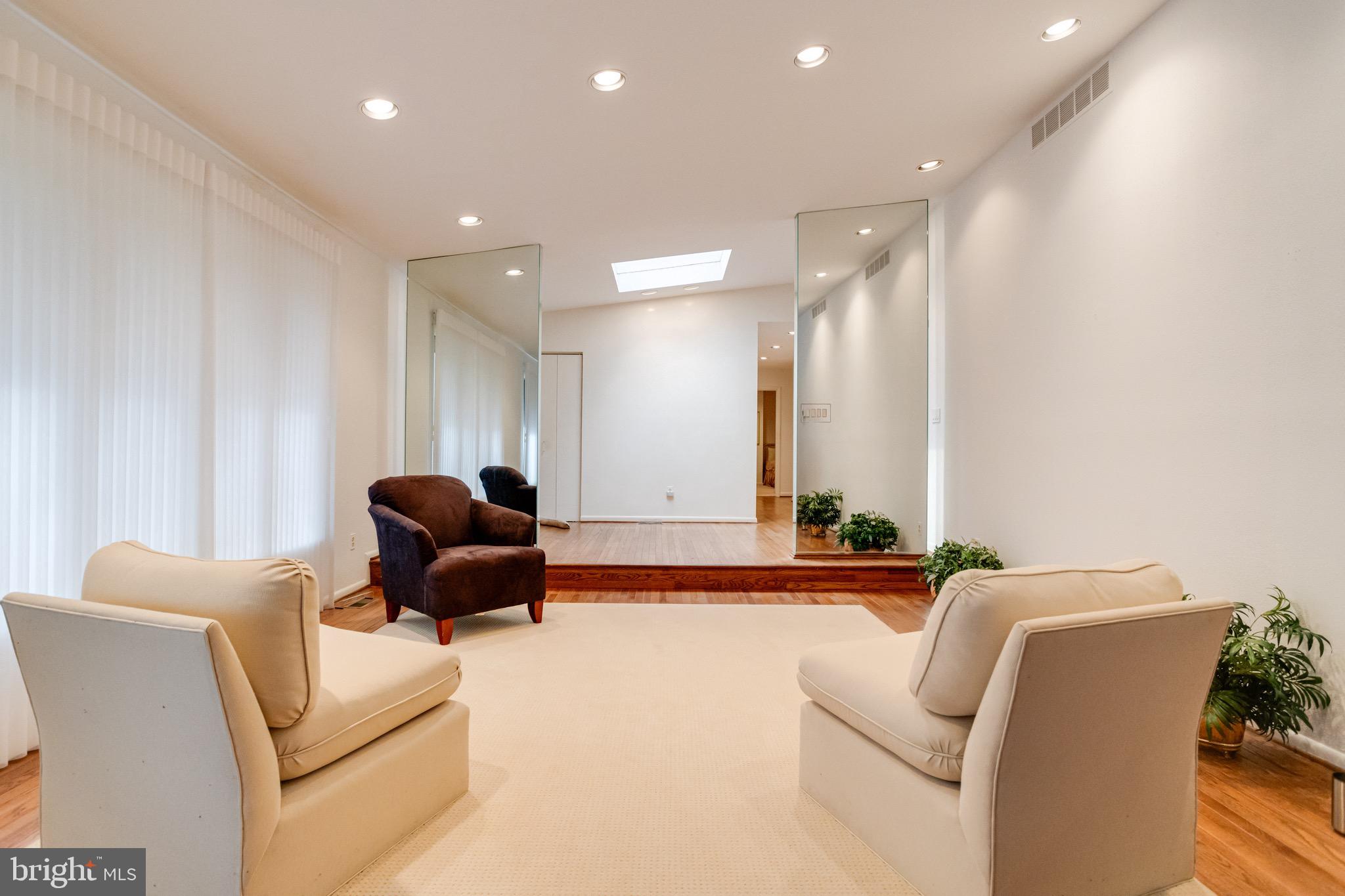 VELVET RIDGE - Residential