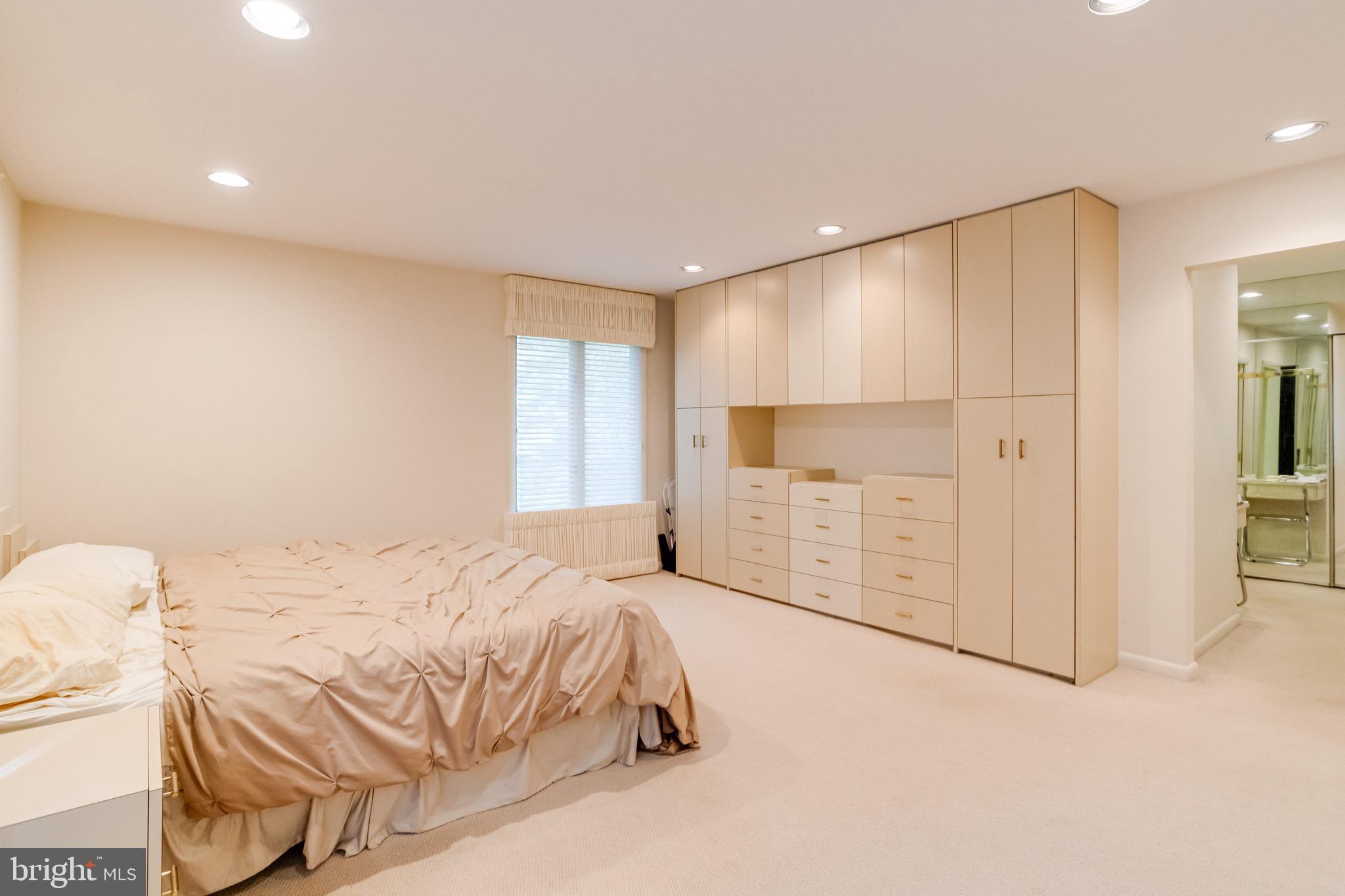 VELVET RIDGE - Residential