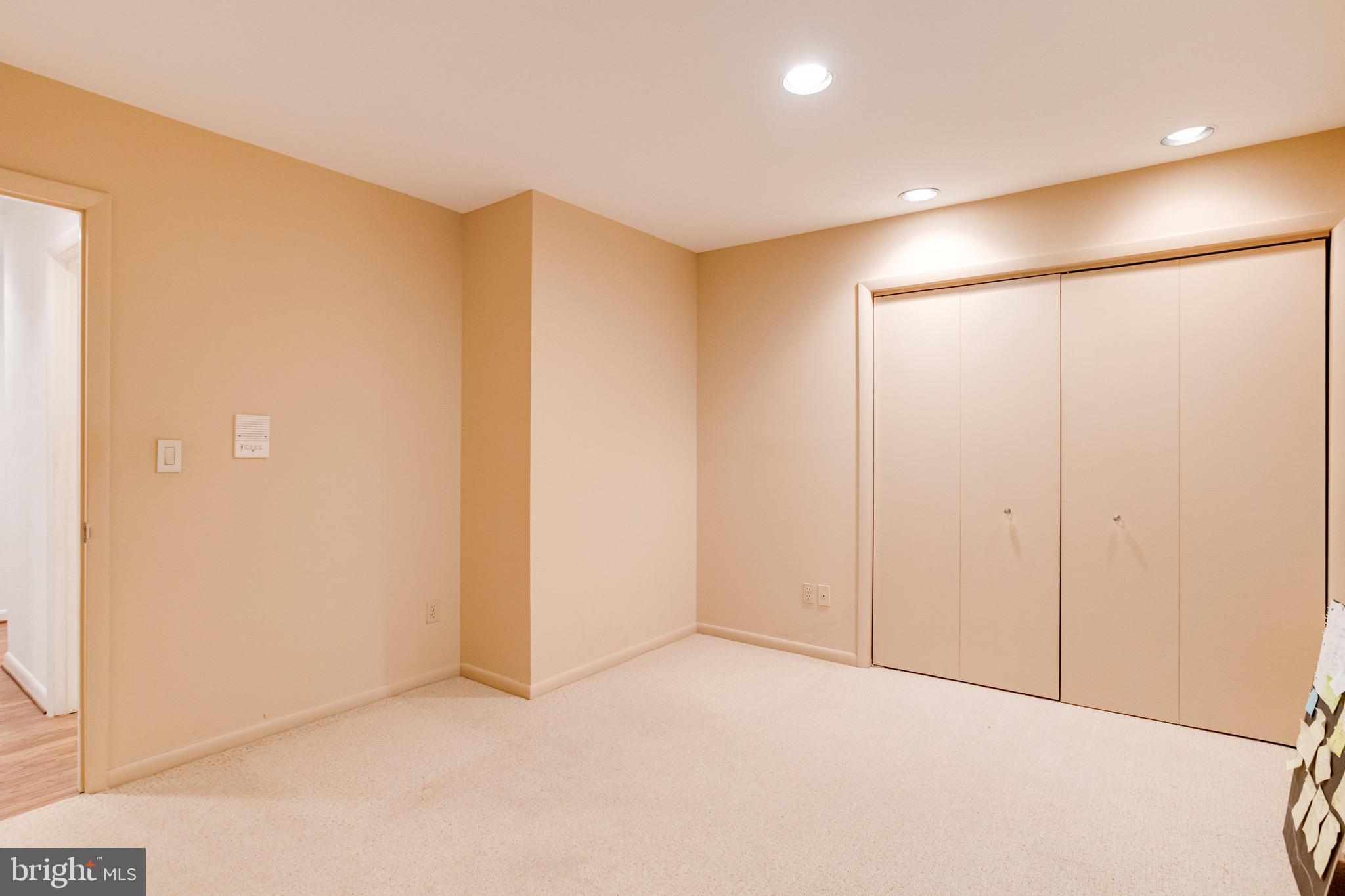 VELVET RIDGE - Residential