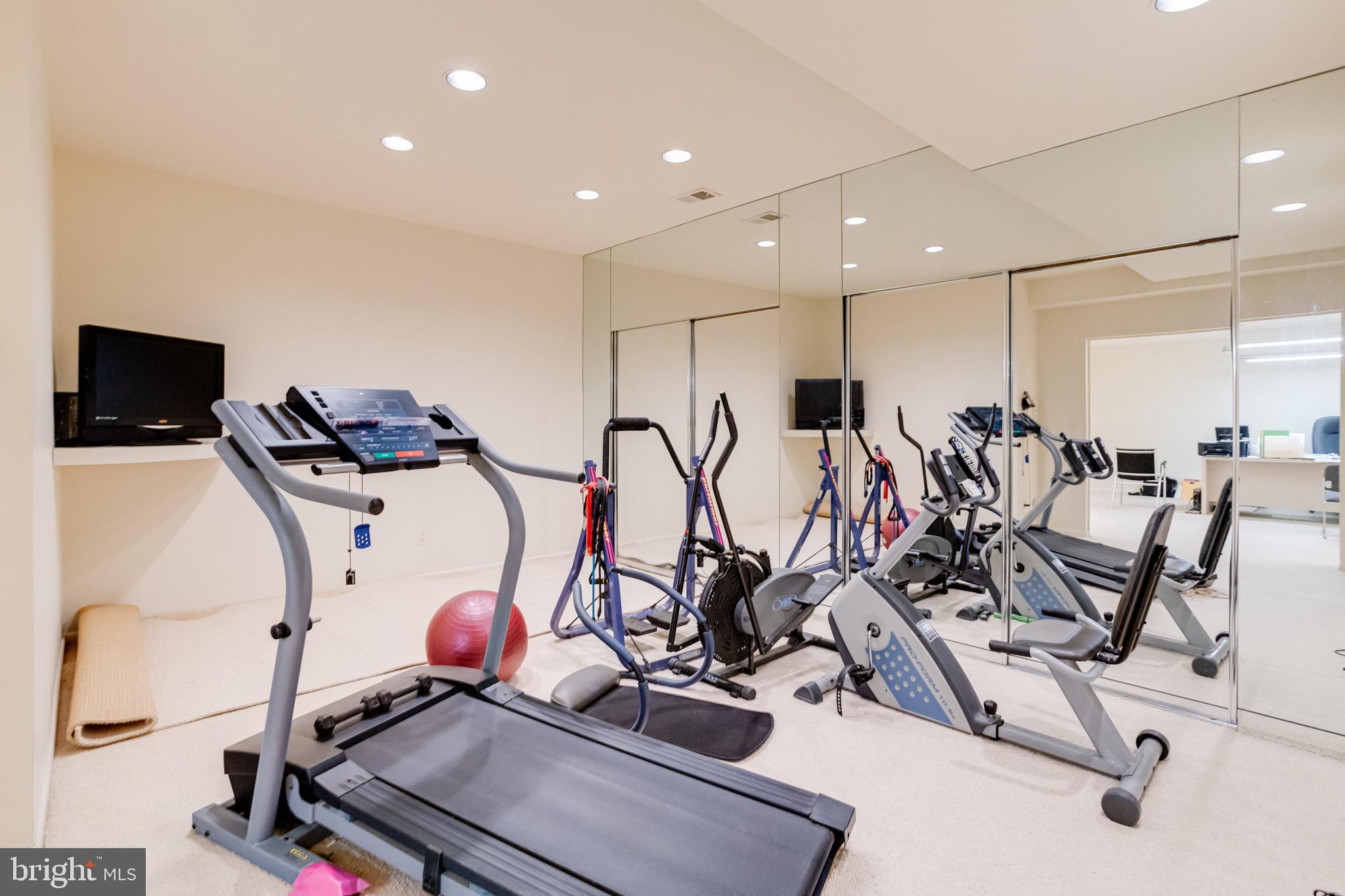 VELVET RIDGE - Residential