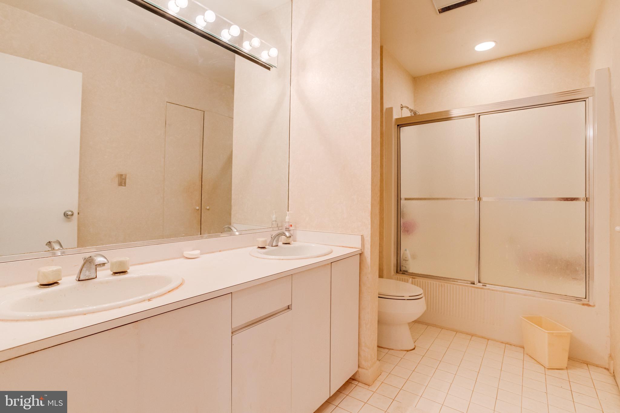 VELVET RIDGE - Residential