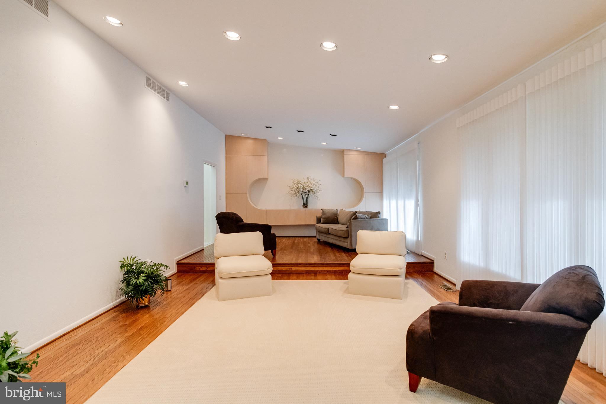 VELVET RIDGE - Residential