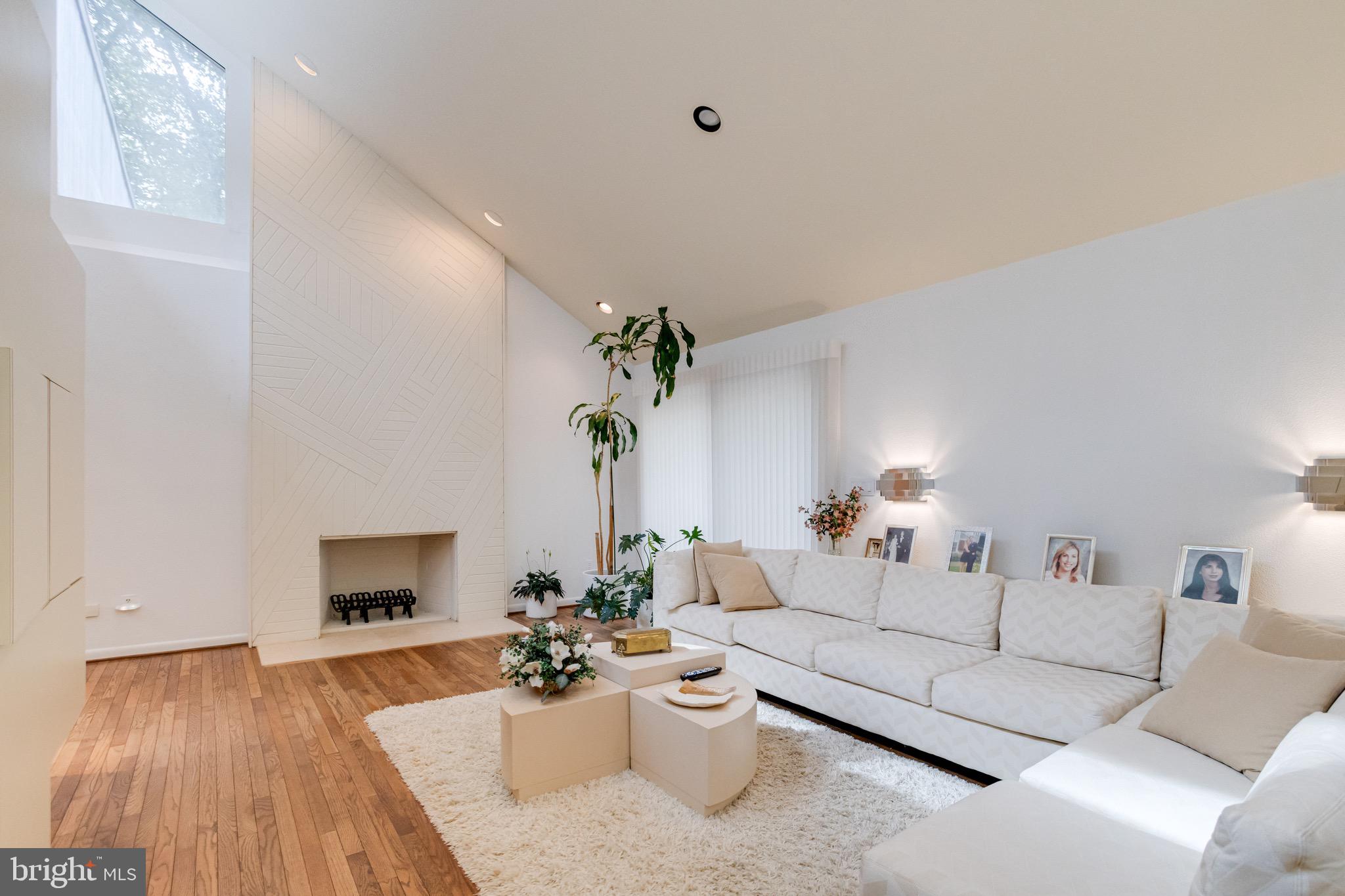 VELVET RIDGE - Residential