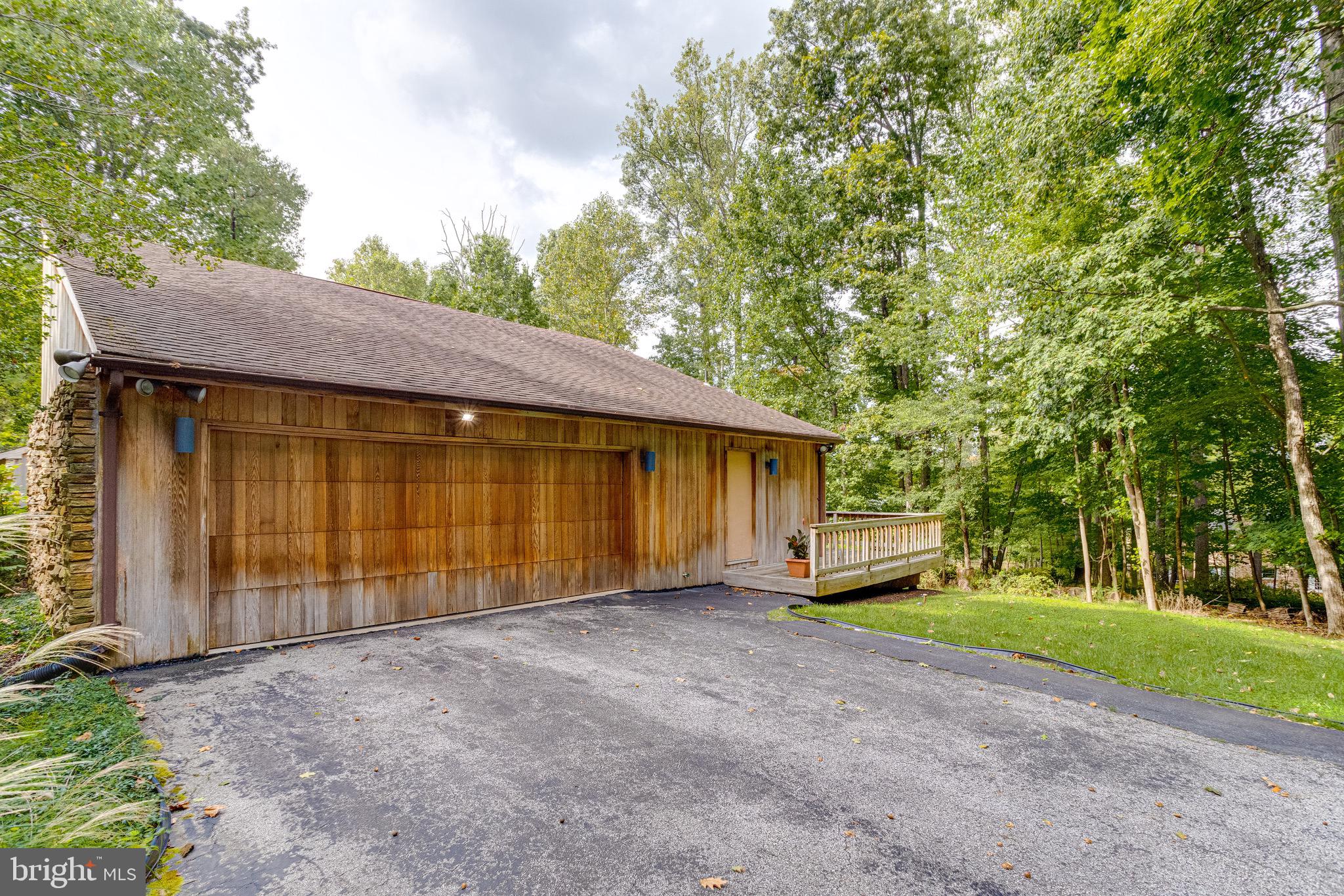 VELVET RIDGE - Residential