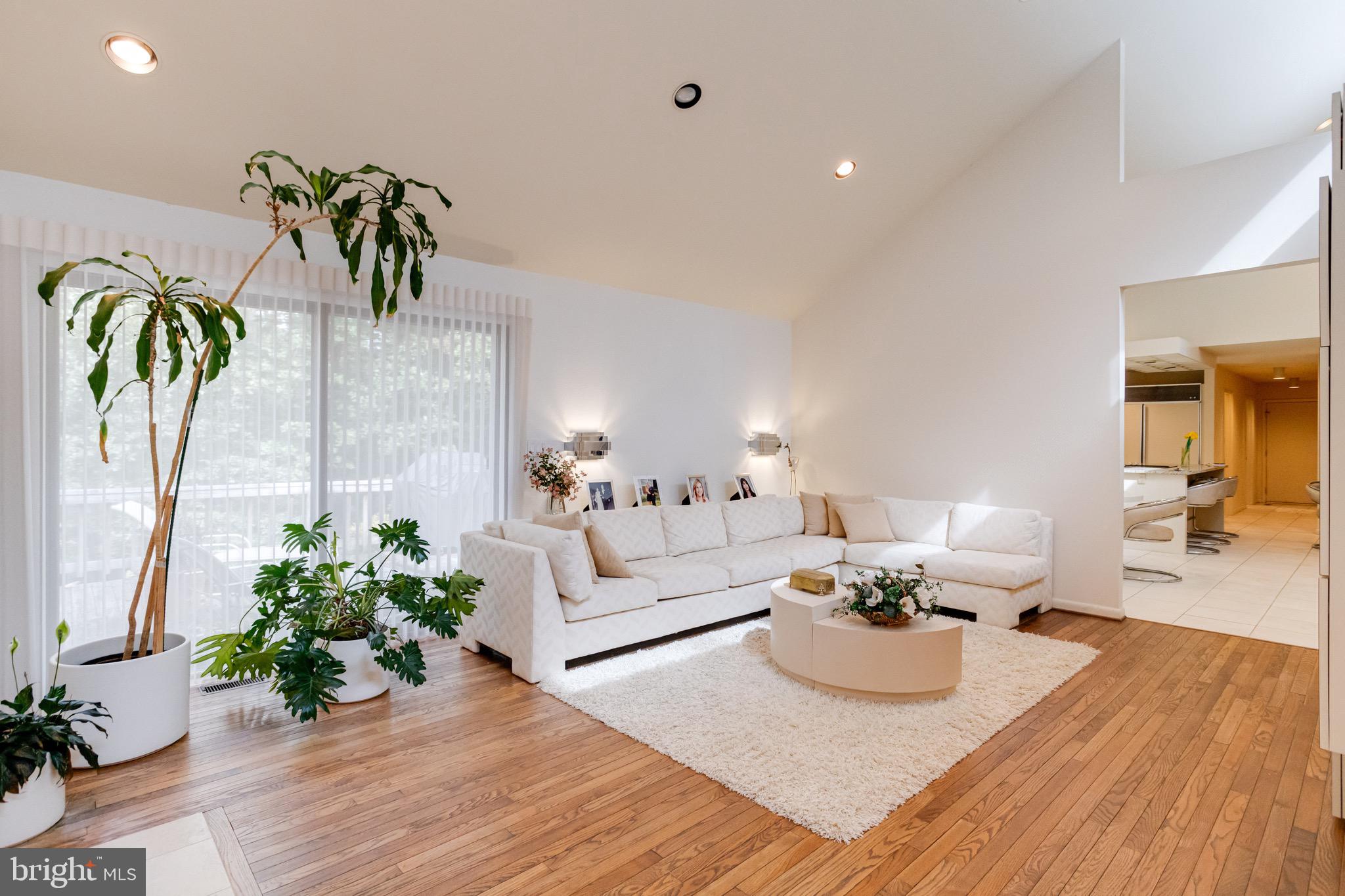 VELVET RIDGE - Residential