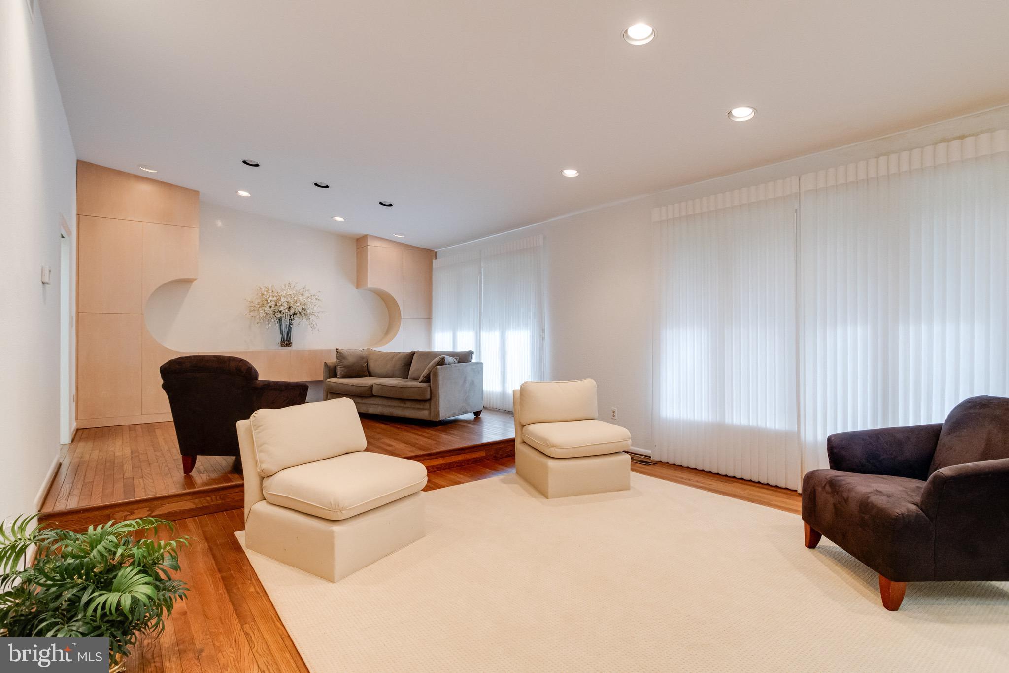 VELVET RIDGE - Residential