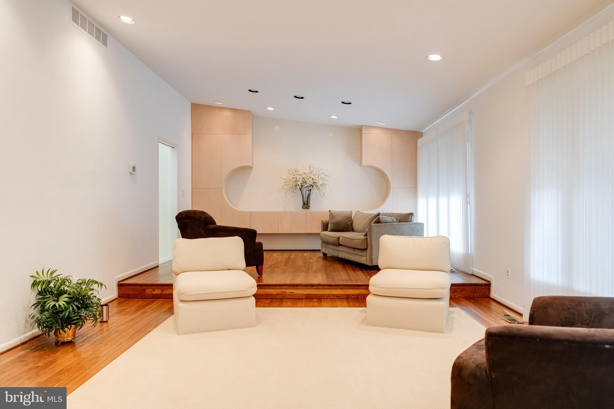 VELVET RIDGE - Residential