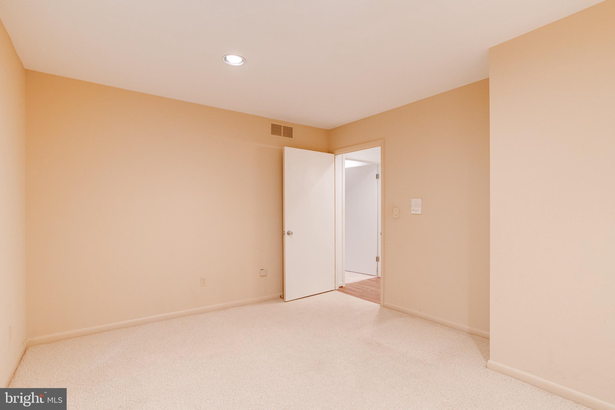 VELVET RIDGE - Residential