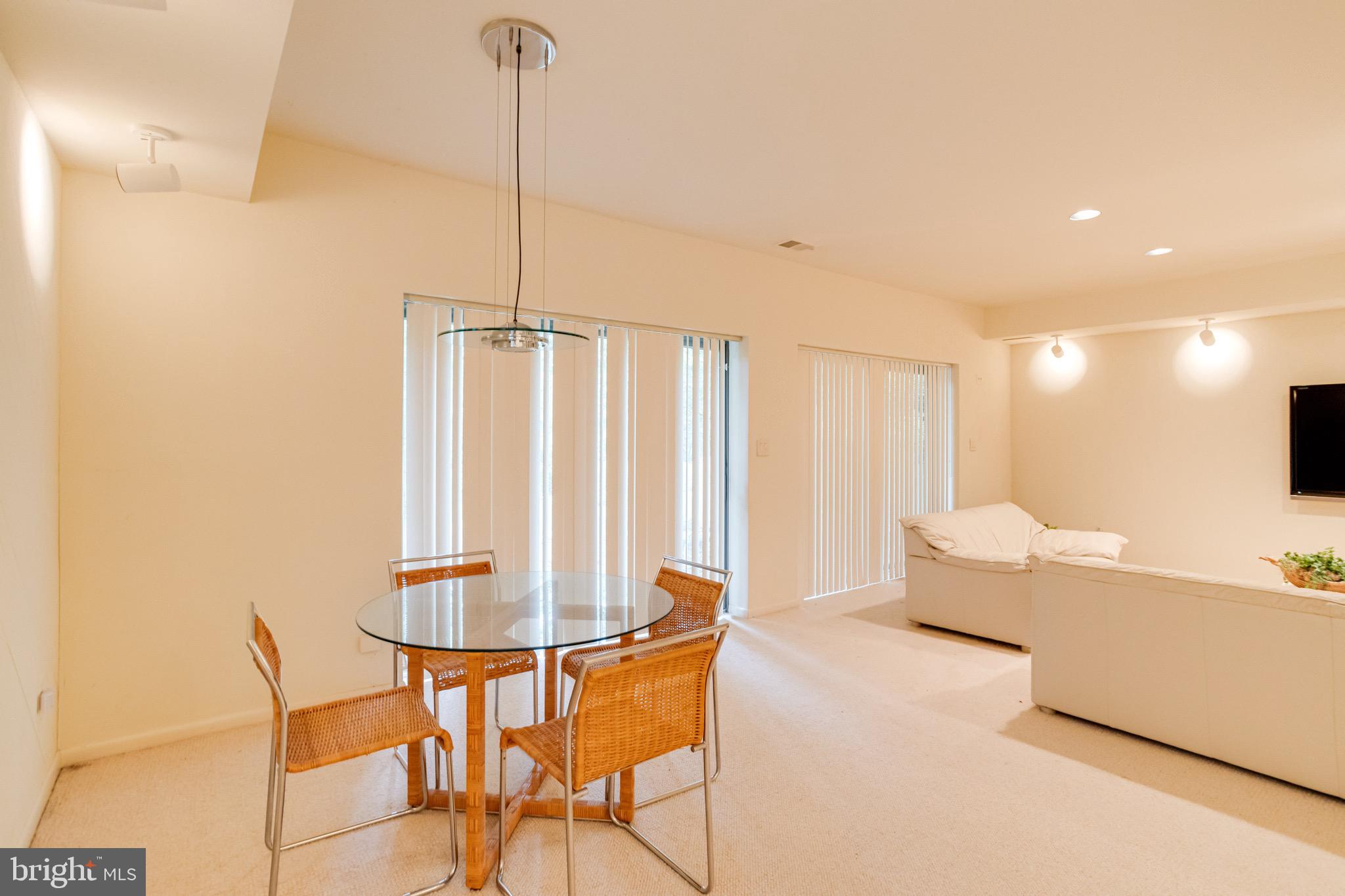 VELVET RIDGE - Residential