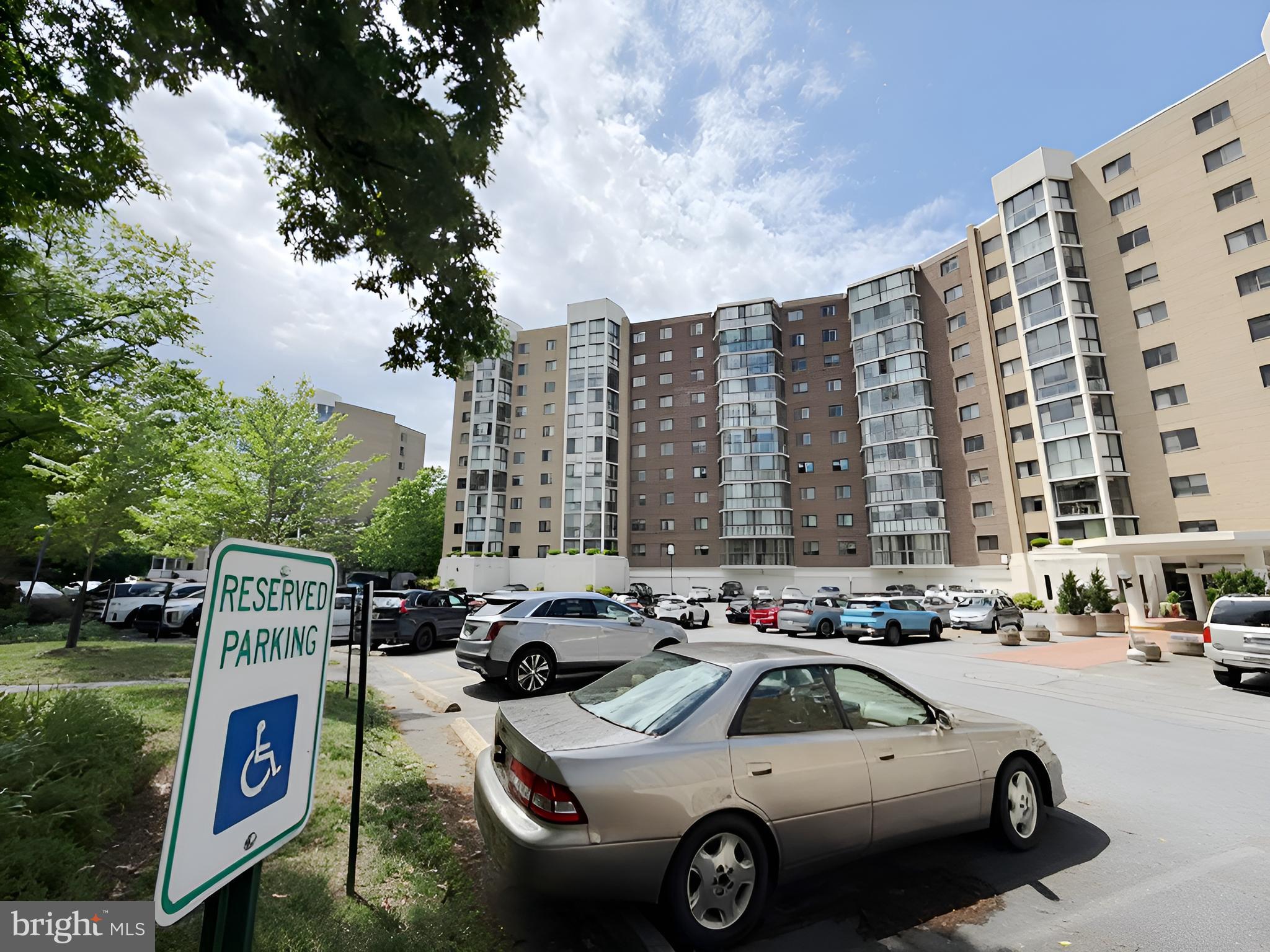 GREENS AT LEISURE WORLD - Residential
