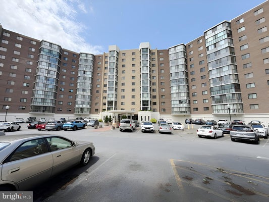 15115 INTERLACHEN DR # 3-902, SILVER SPRING, MD 20906 - Image e2f6c135f3cf04484a1d6eb65092d677/3034377920