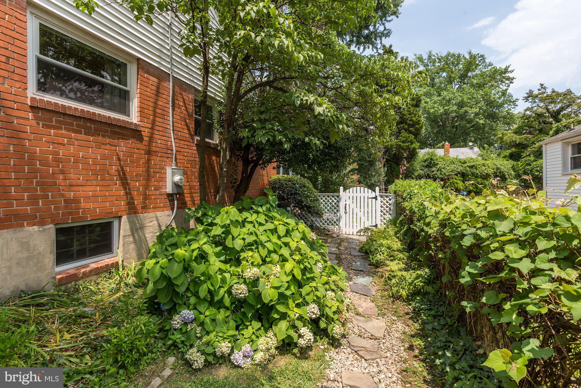 GLENMONT HILLS - Residential