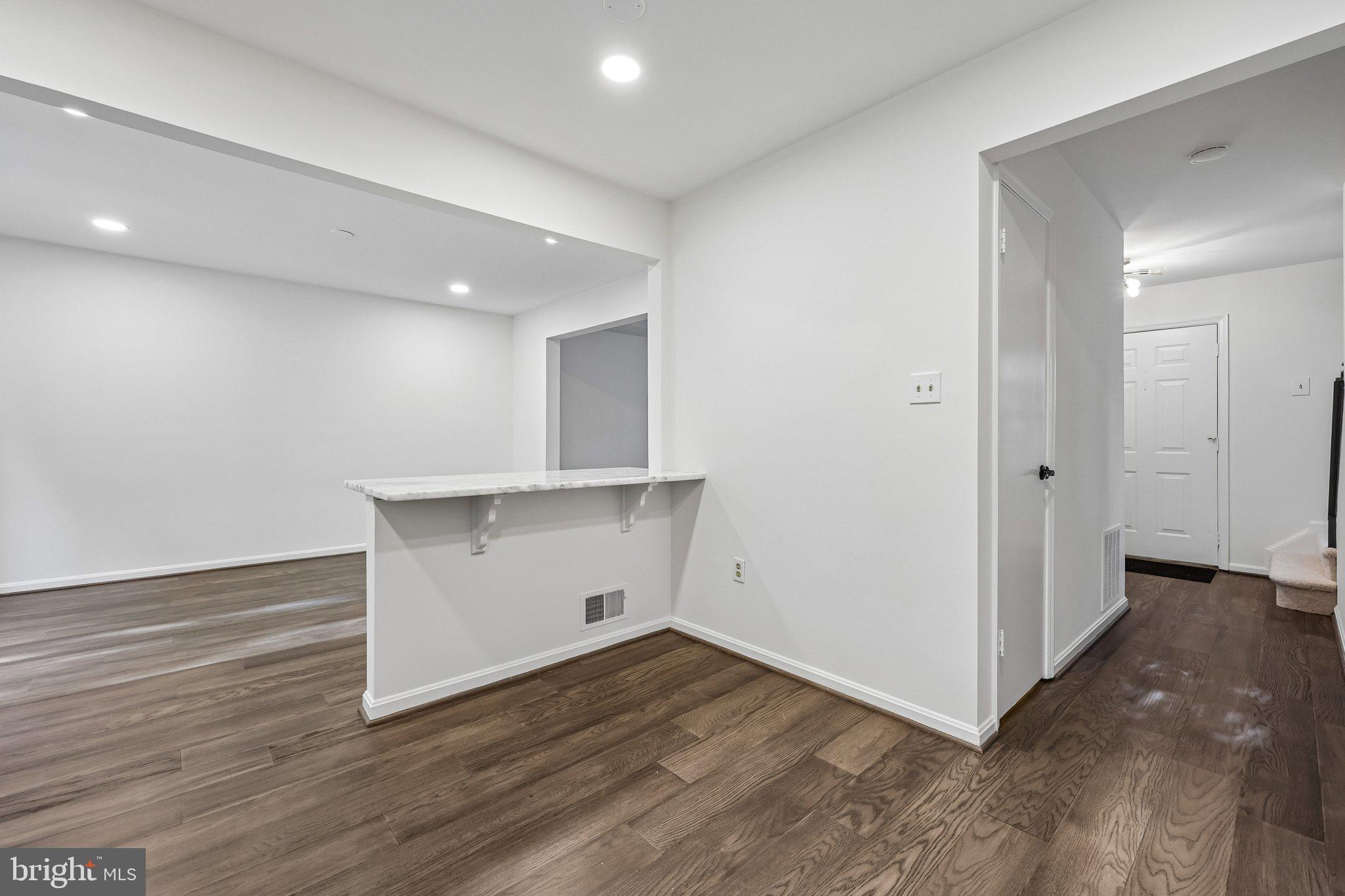 BURKE CENTRE - Residential