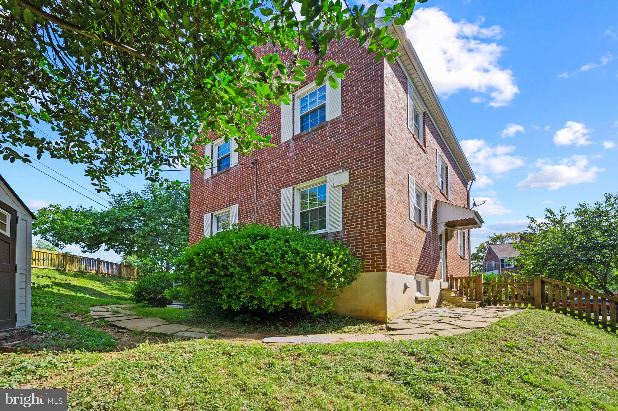 SUMMIT PARK - Residential