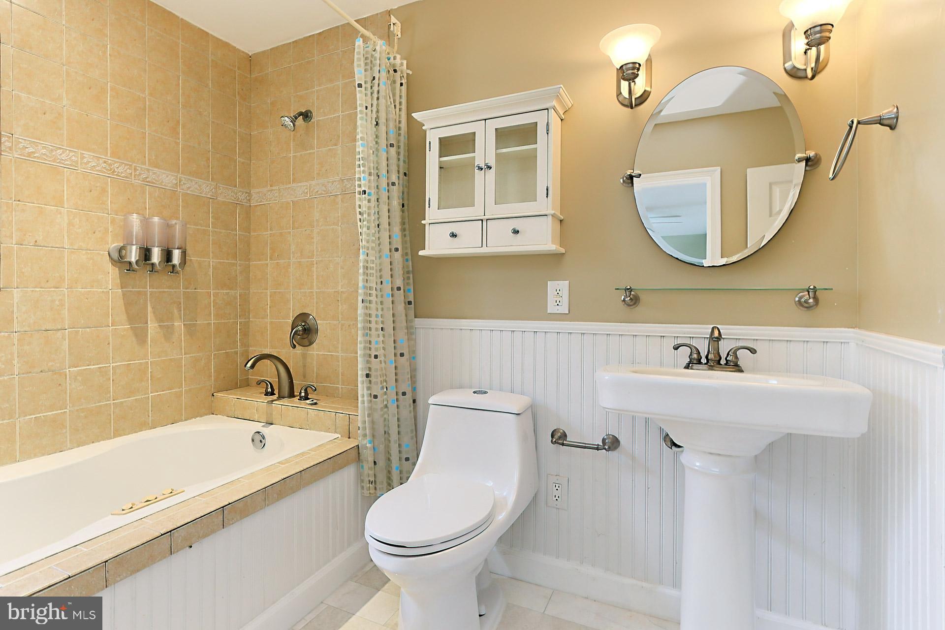 THE TALLWOODS - Residential Lease