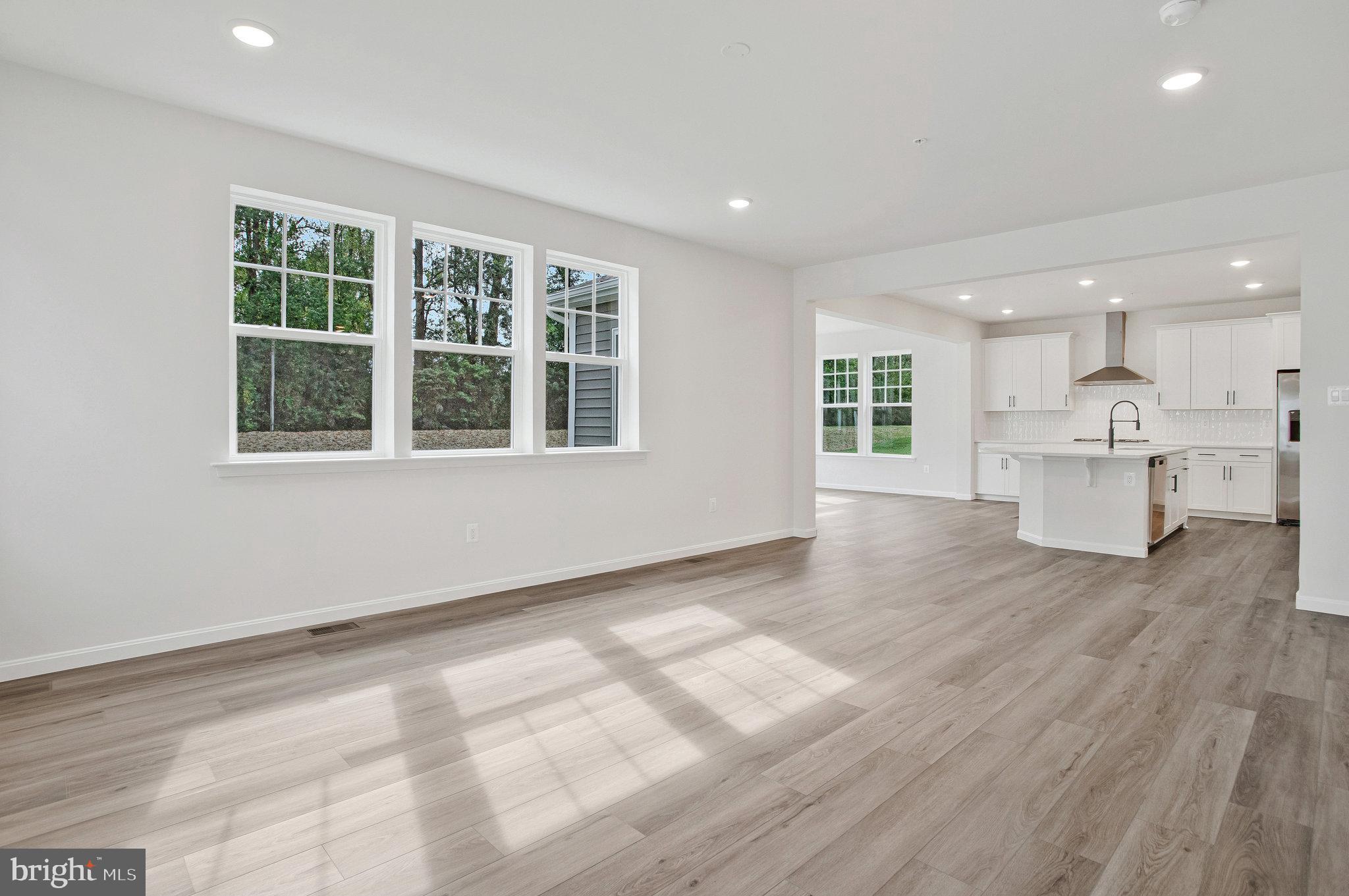 ROBERTS CROSSING - Residential