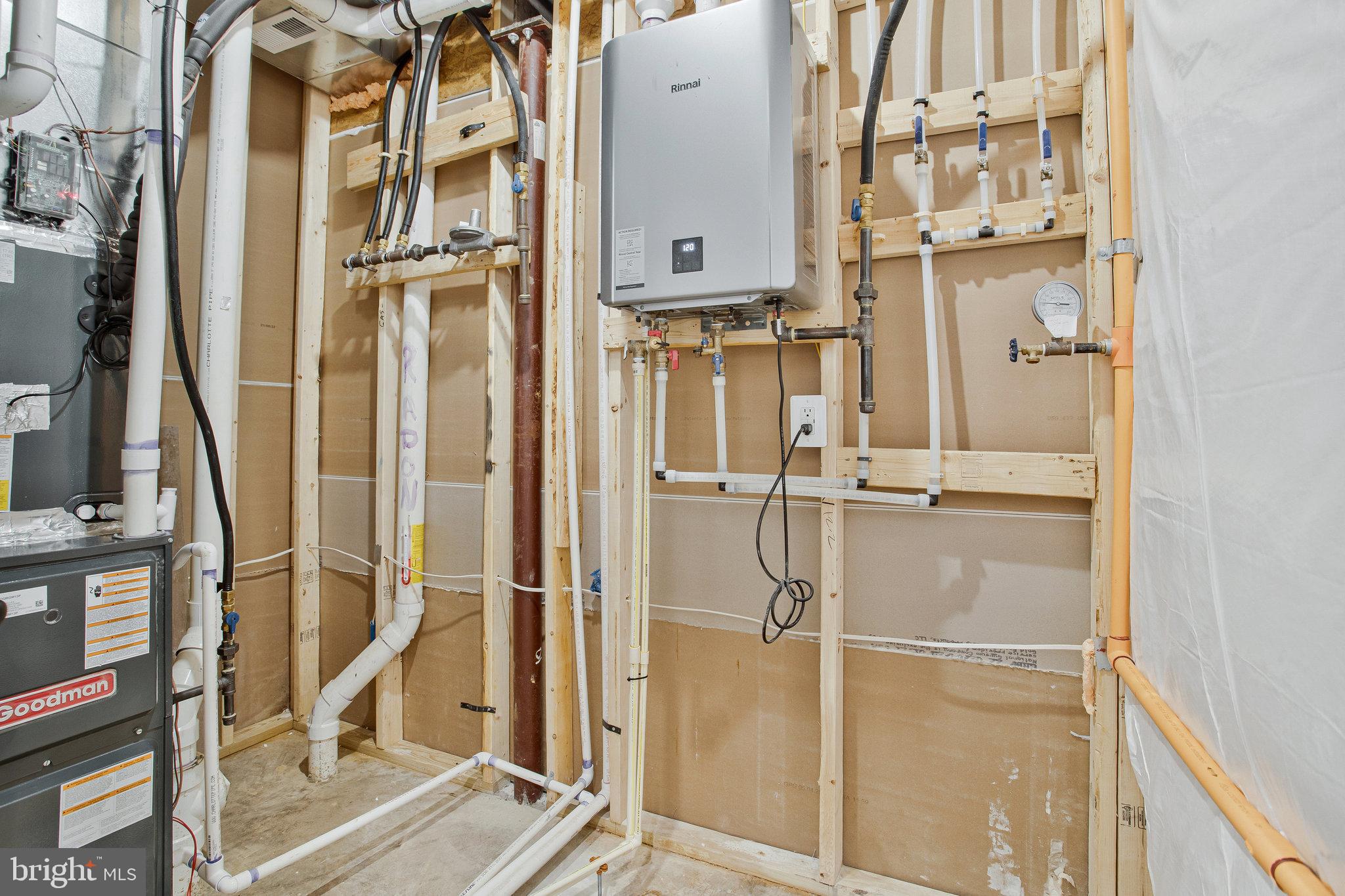 ROBERTS CROSSING - Residential