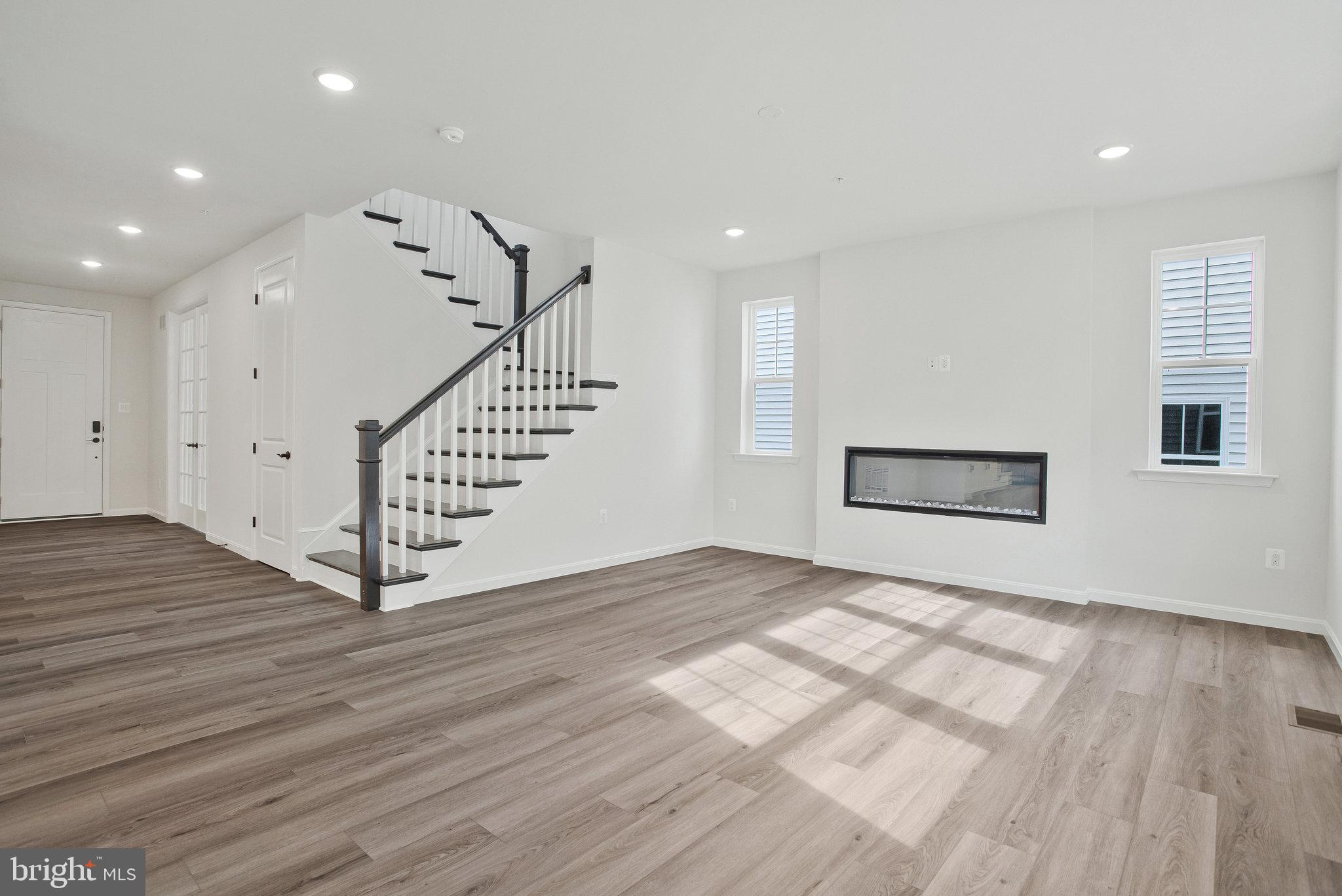 ROBERTS CROSSING - Residential