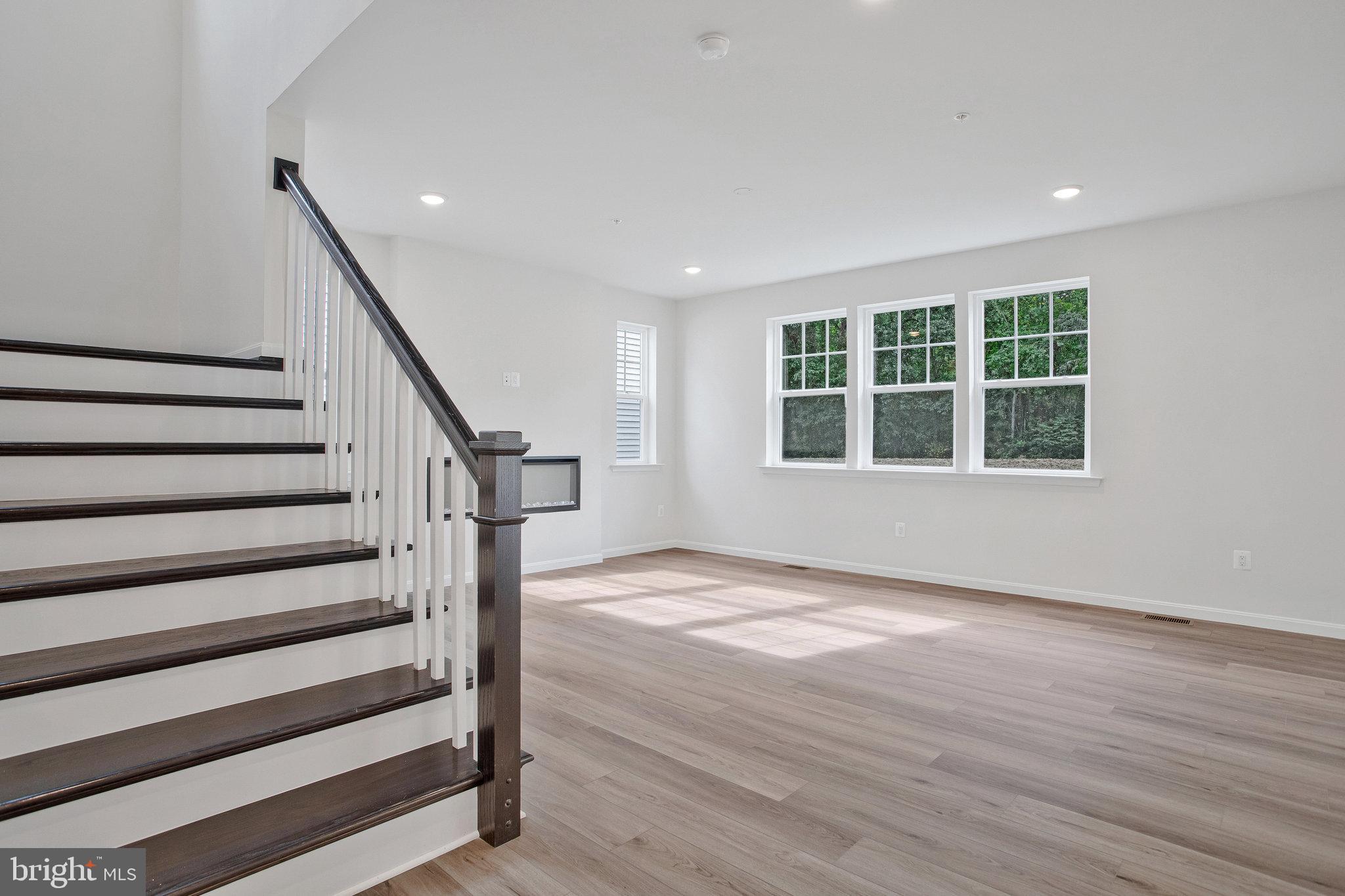 ROBERTS CROSSING - Residential