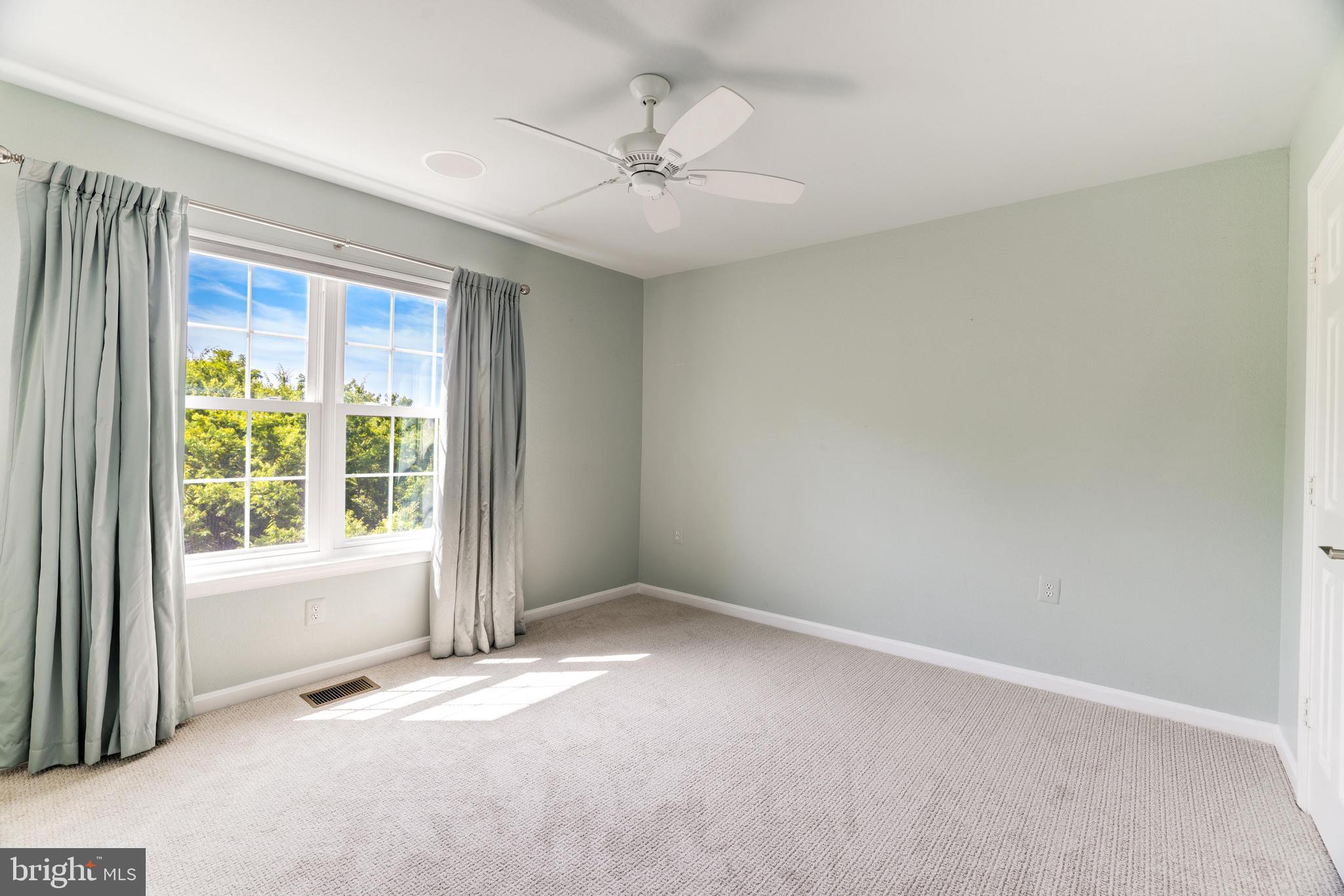 FOX MILL STATION - Residential