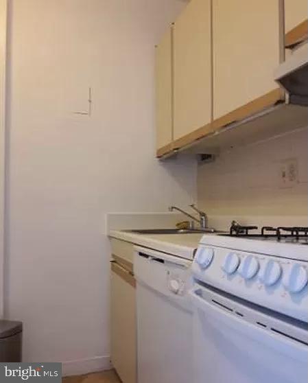 RIVER PLACE - Residential