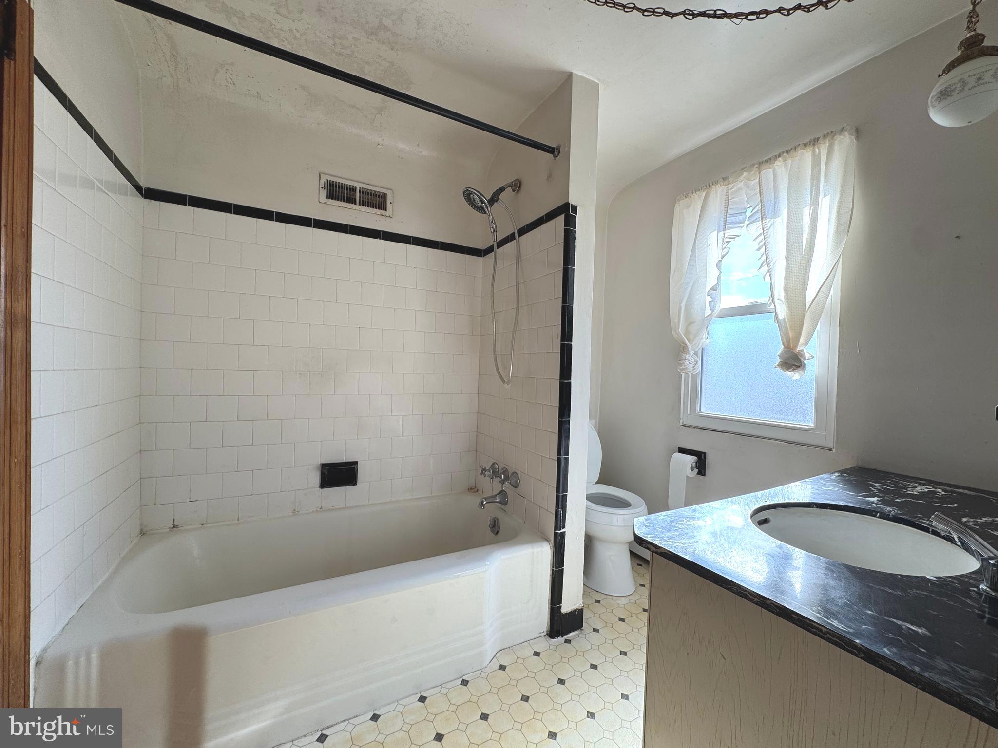 MORELAND PARK - Residential