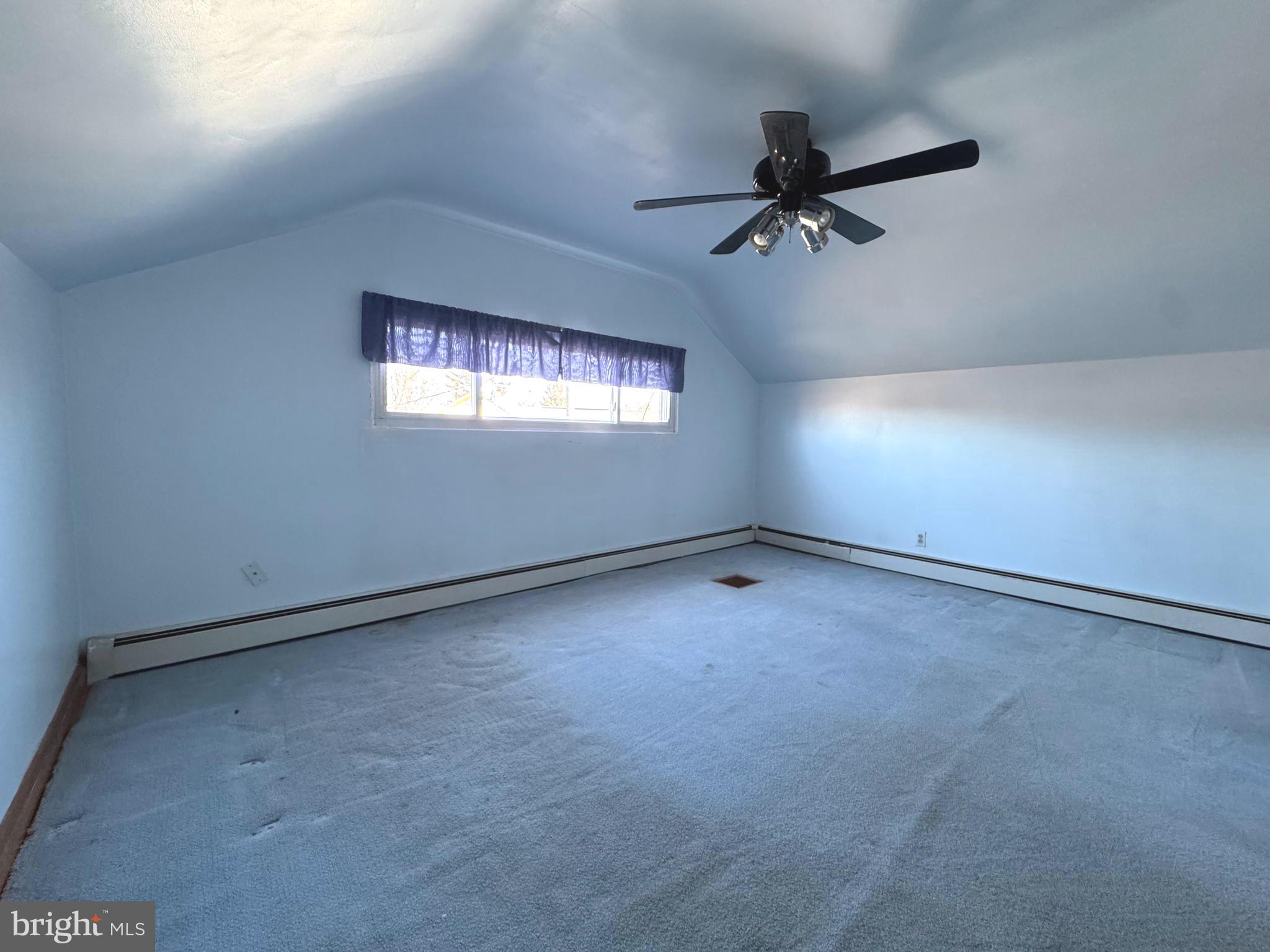 MORELAND PARK - Residential