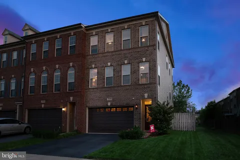 15925 Darling Place, Haymarket, VA MLS: VAPW2094798