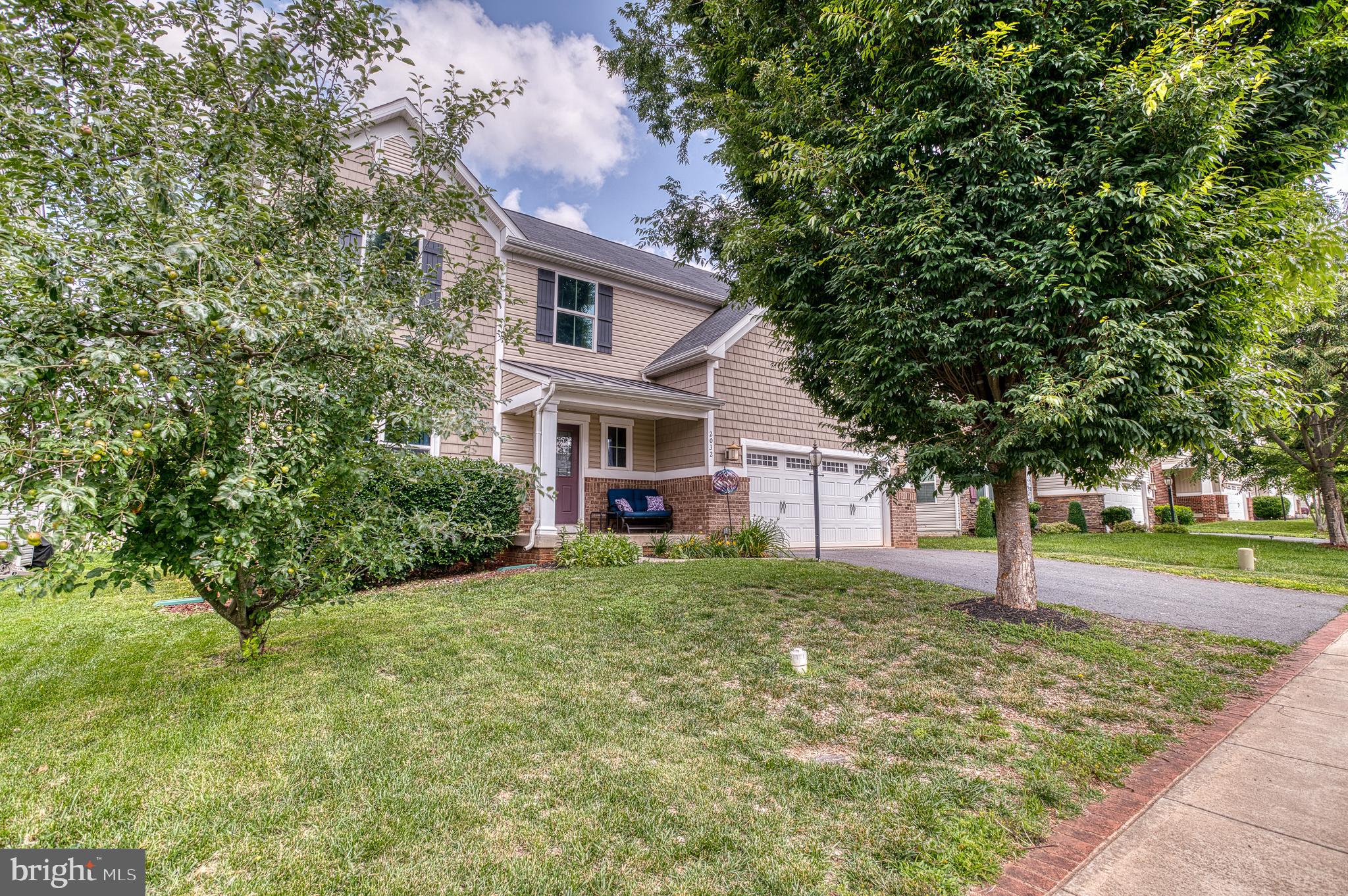 2032 MAGNOLIA CIRCLE