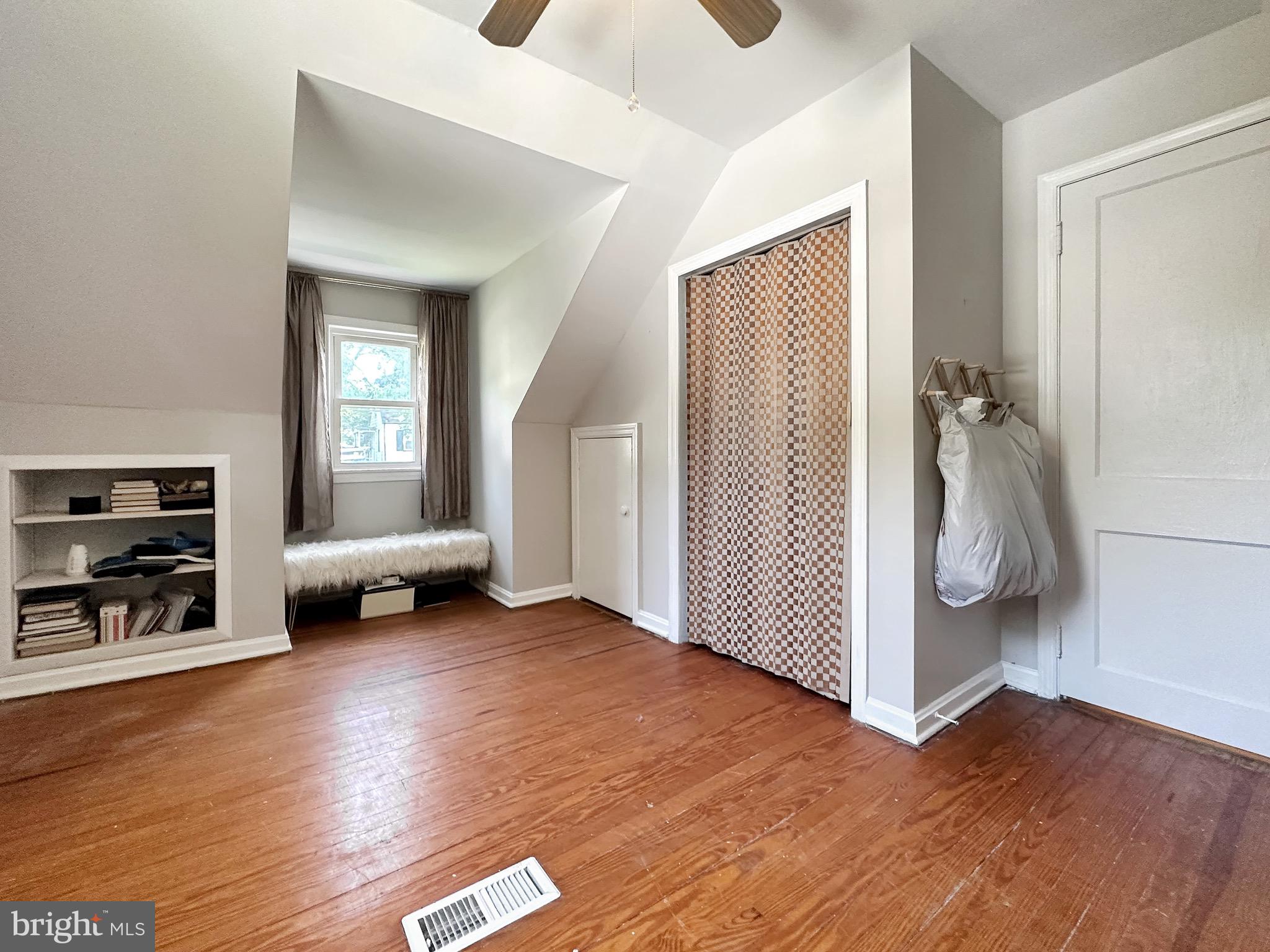 TEMPLE HILLS - Residential