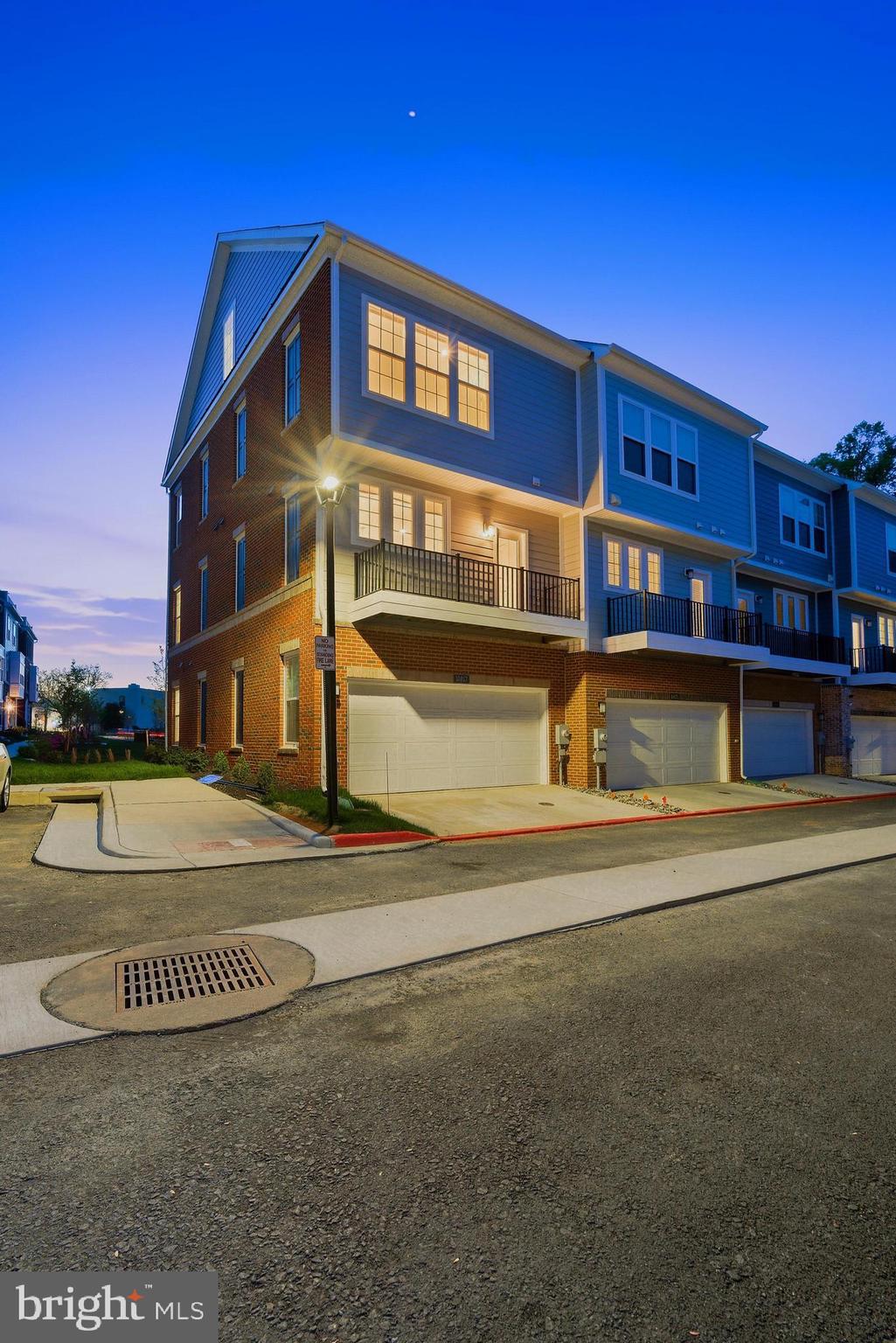 BOULEVARD VI TOWNS - Residential