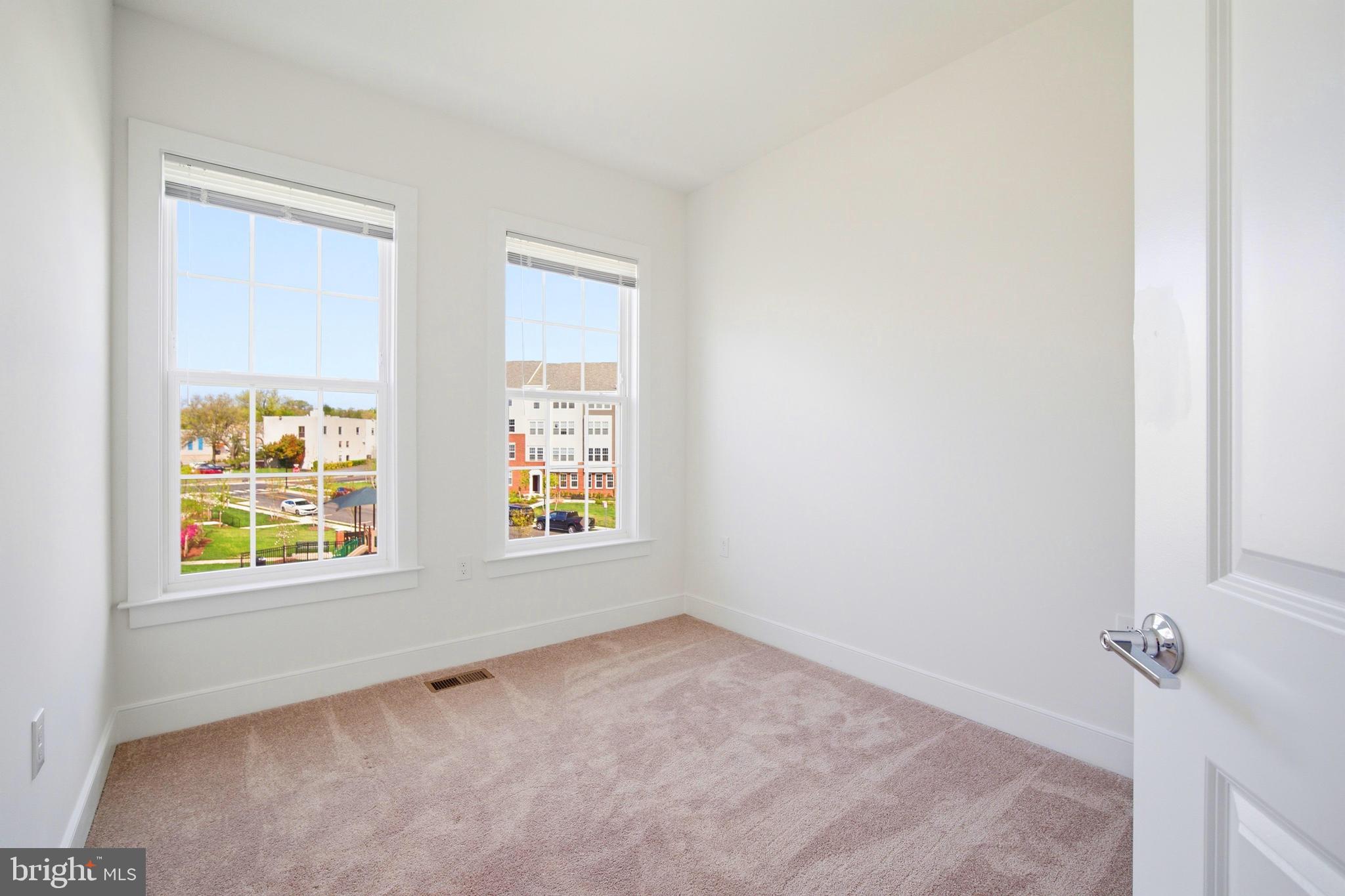 BOULEVARD VI TOWNS - Residential