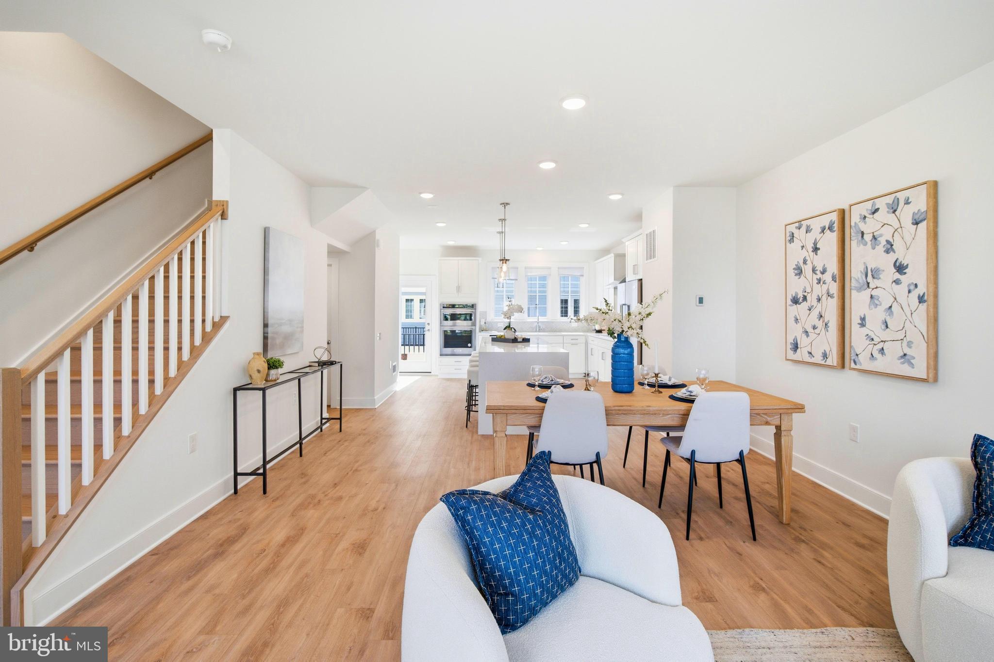 BOULEVARD VI TOWNS - Residential