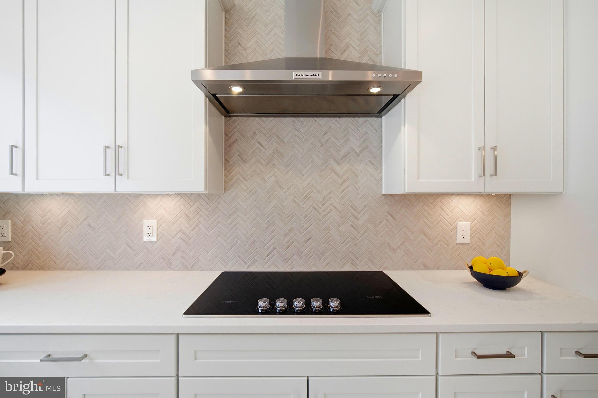 BOULEVARD VI TOWNS - Residential