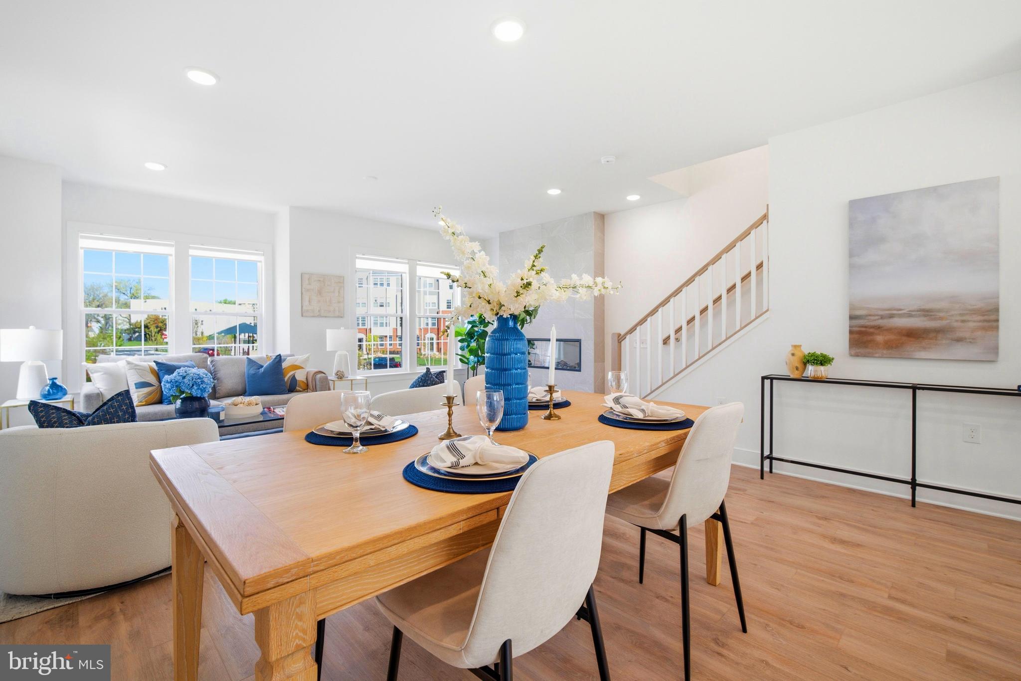 BOULEVARD VI TOWNS - Residential