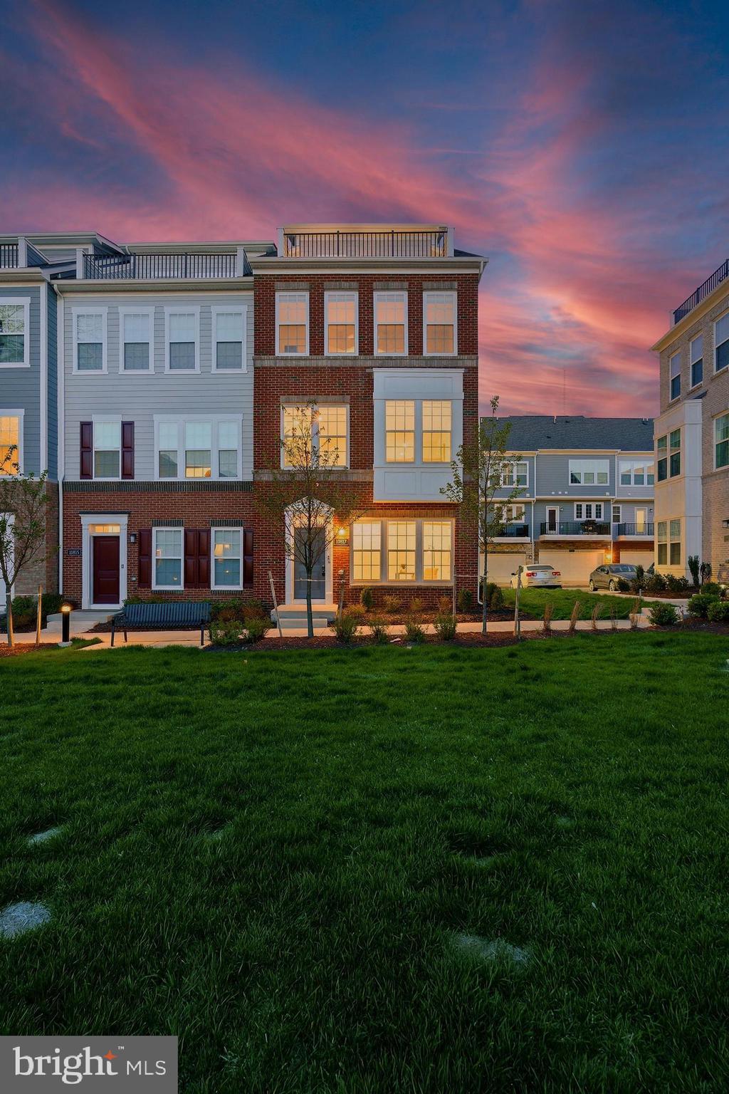 BOULEVARD VI TOWNS - Residential