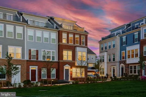 10817 Cedar Avenue, Fairfax, VA MLS: VAFC2008116