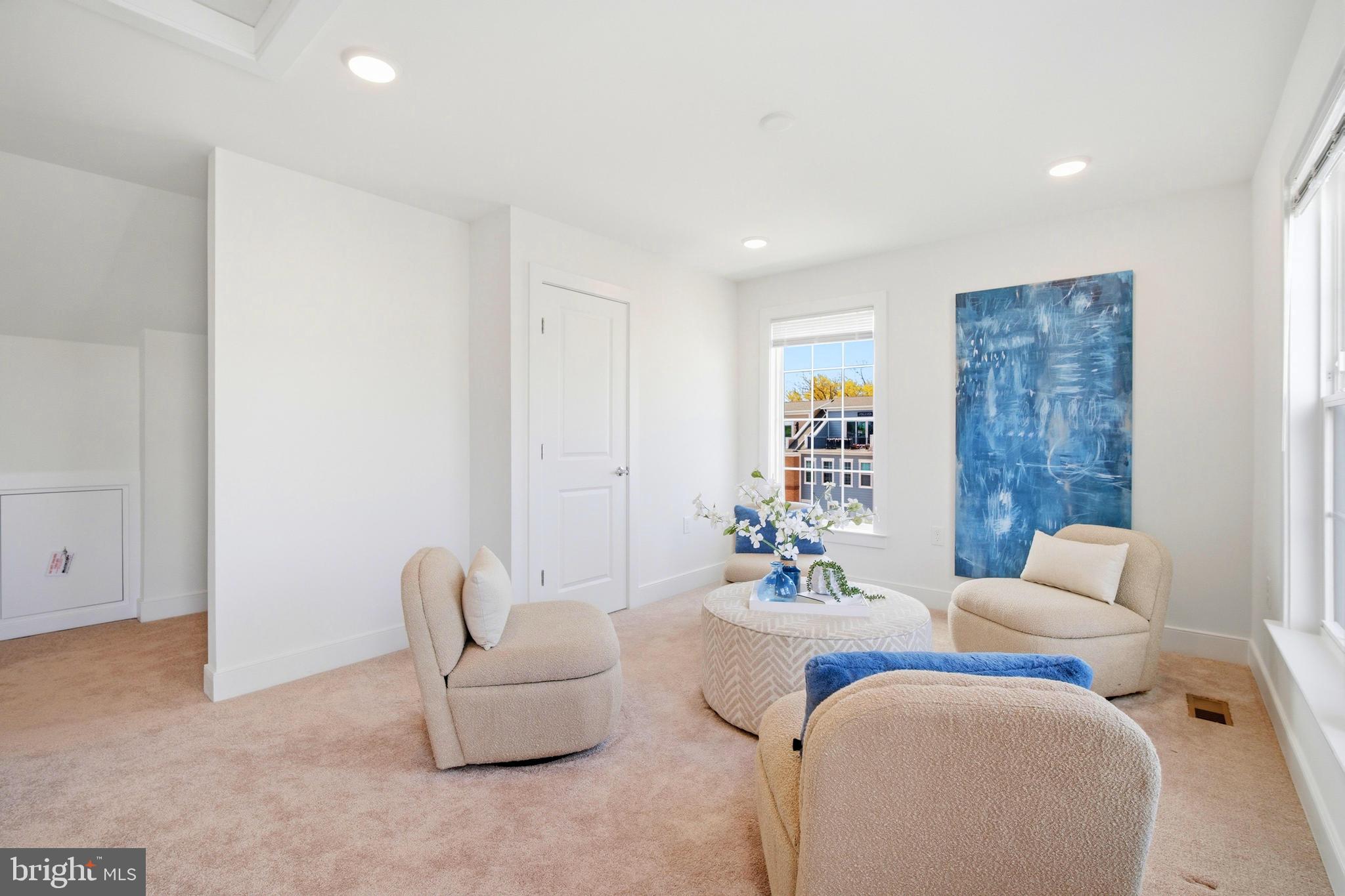 BOULEVARD VI TOWNS - Residential